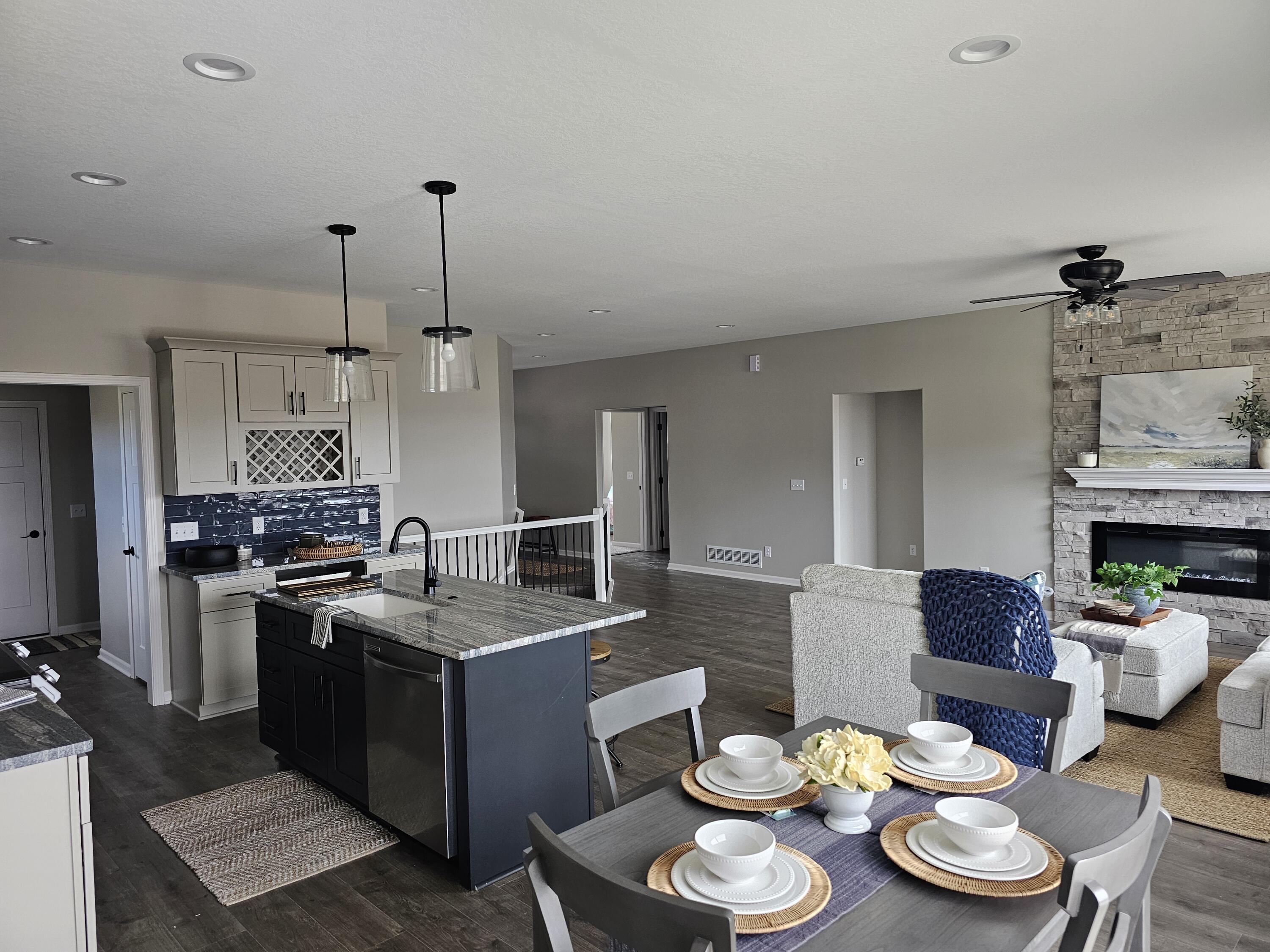 Avoca, Iowa 51521, United States, 4 Bedrooms Bedrooms, ,3 BathroomsBathrooms,Residential,Active,109161