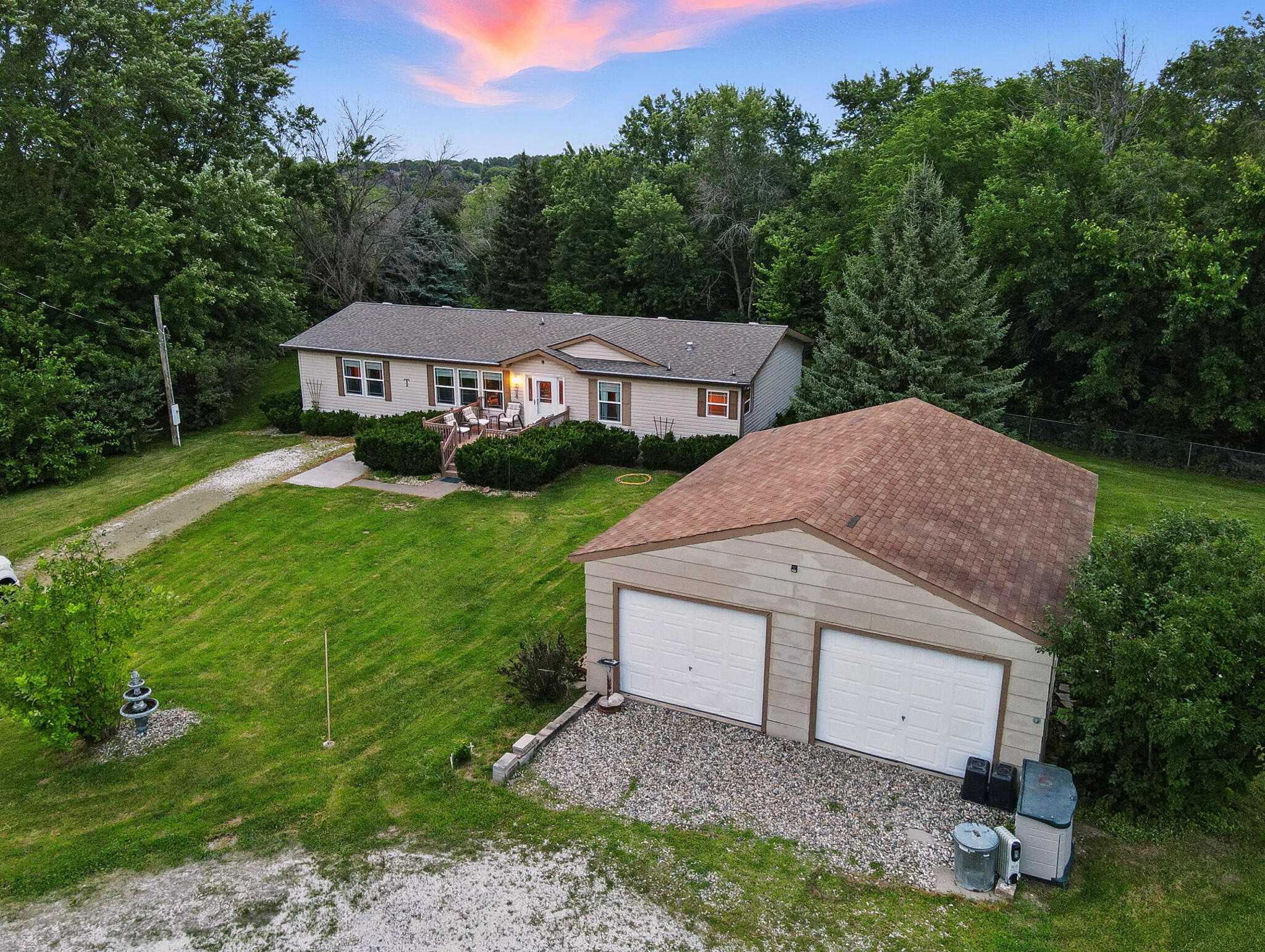 Missouri Valley, Iowa 51555, United States, 3 Bedrooms Bedrooms, ,3 BathroomsBathrooms,Residential,Active,173609