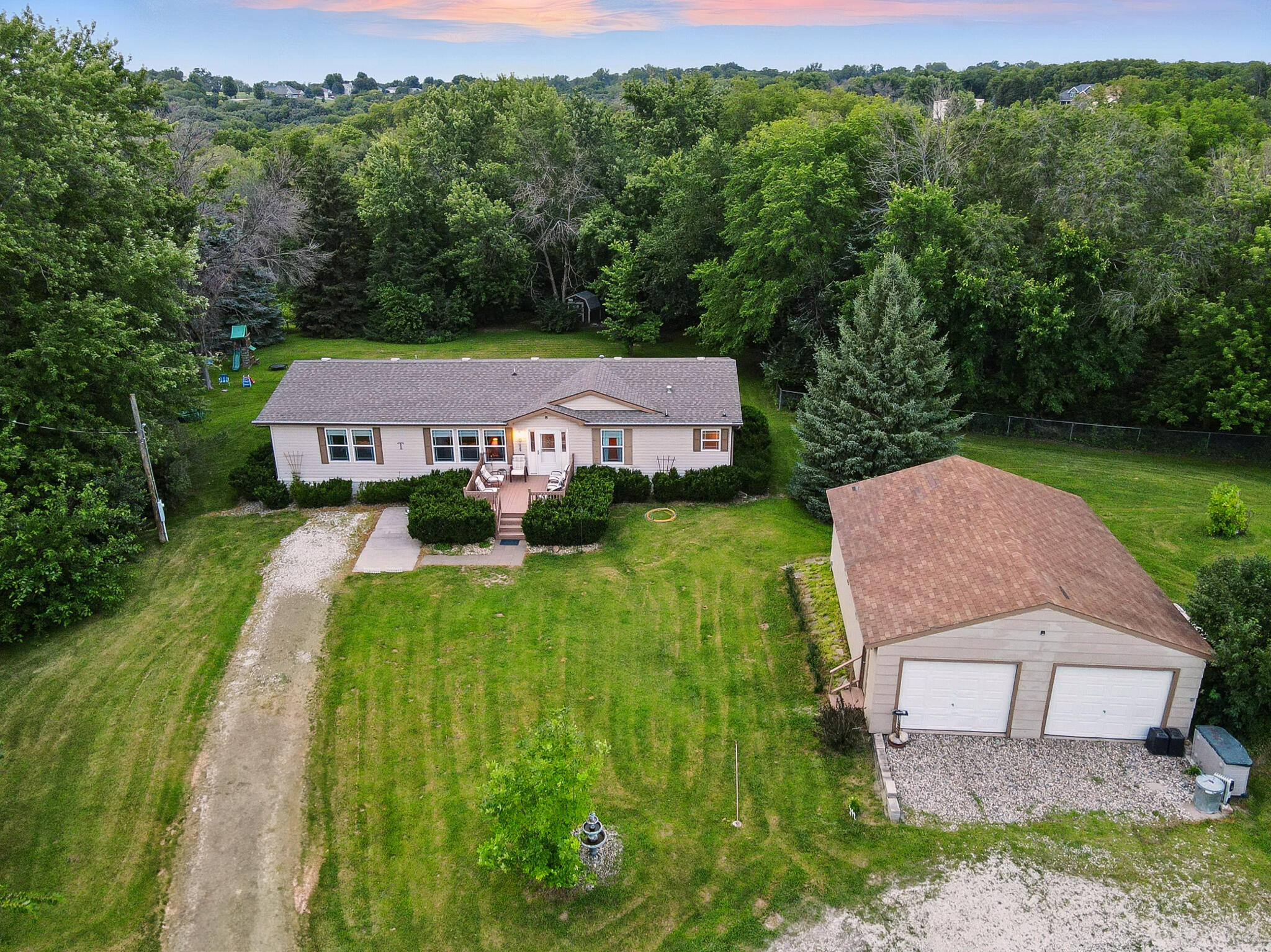 Missouri Valley, Iowa 51555, United States, 3 Bedrooms Bedrooms, ,3 BathroomsBathrooms,Residential,Active,173609