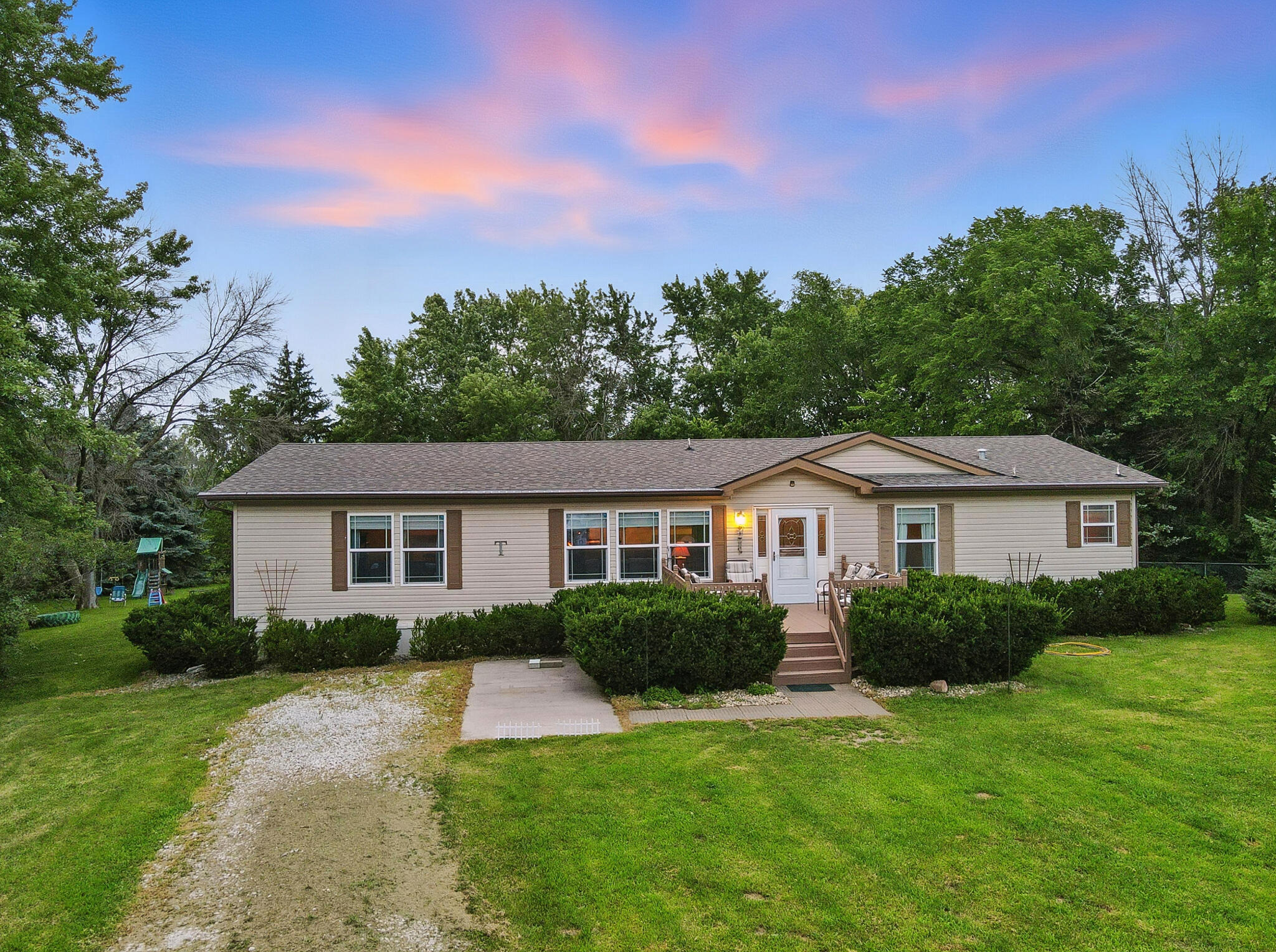 Missouri Valley, Iowa 51555, United States, 3 Bedrooms Bedrooms, ,3 BathroomsBathrooms,Residential,Active,173609