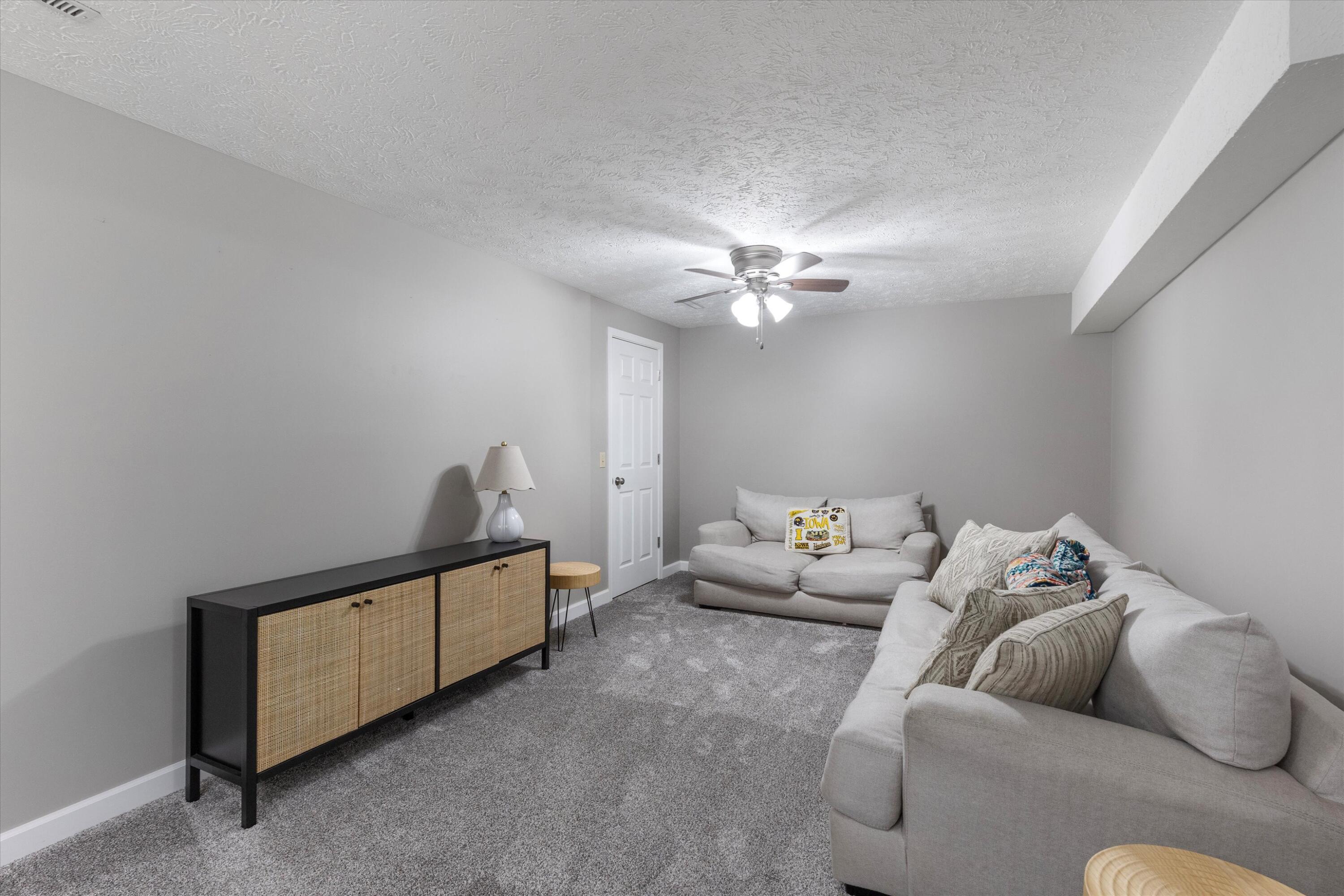 Council Bluffs, Iowa 51503, United States, 3 Bedrooms Bedrooms, ,3 BathroomsBathrooms,Residential,Contingent,138999