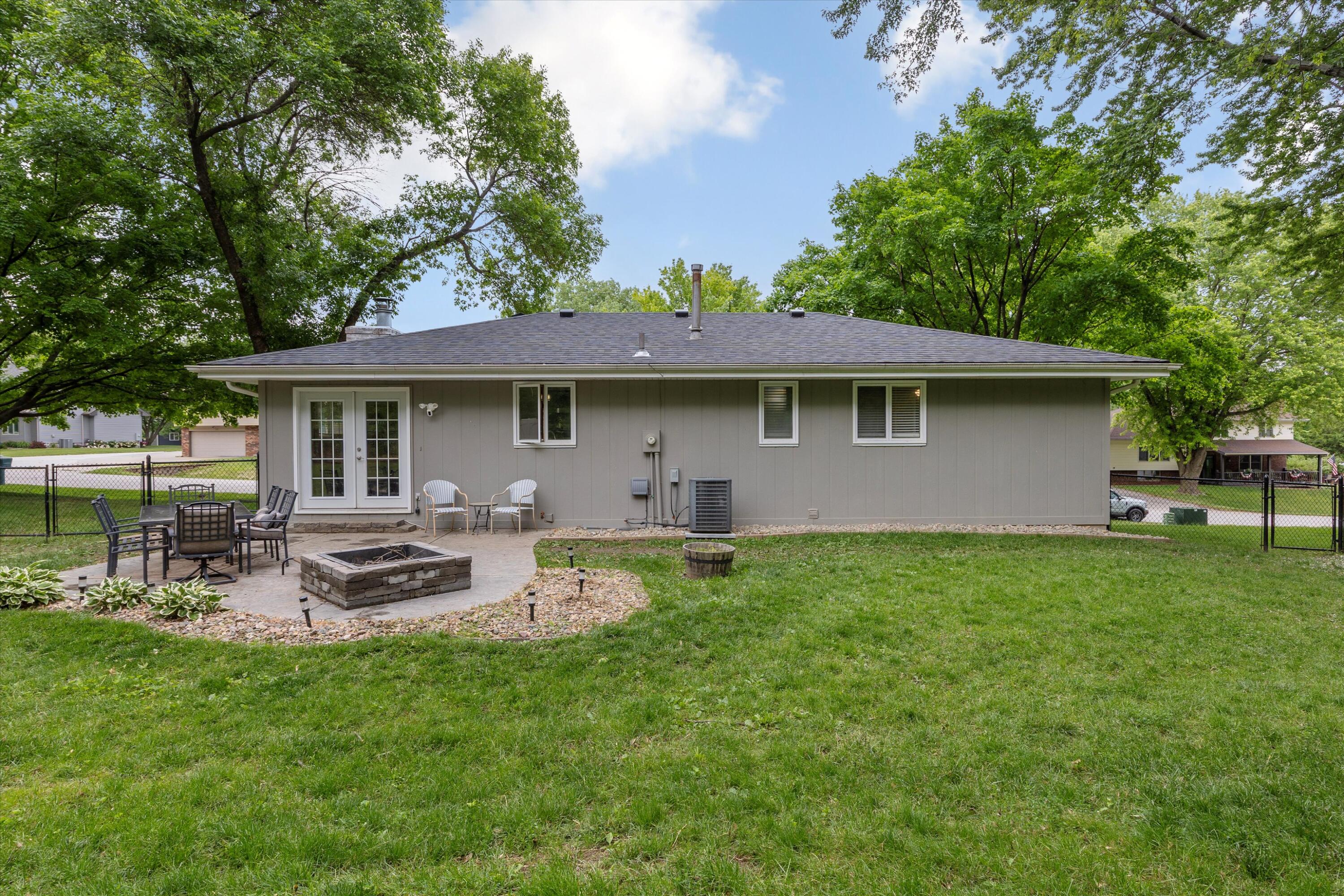 Council Bluffs, Iowa 51503, United States, 3 Bedrooms Bedrooms, ,3 BathroomsBathrooms,Residential,Contingent,138999