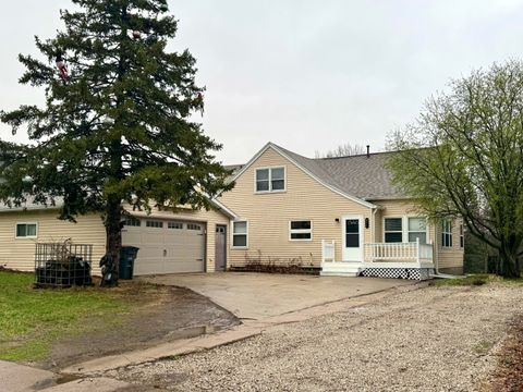 Photo of 831 PALMER Avenue, OAKLAND, IA 51560 (MLS # 26-605)