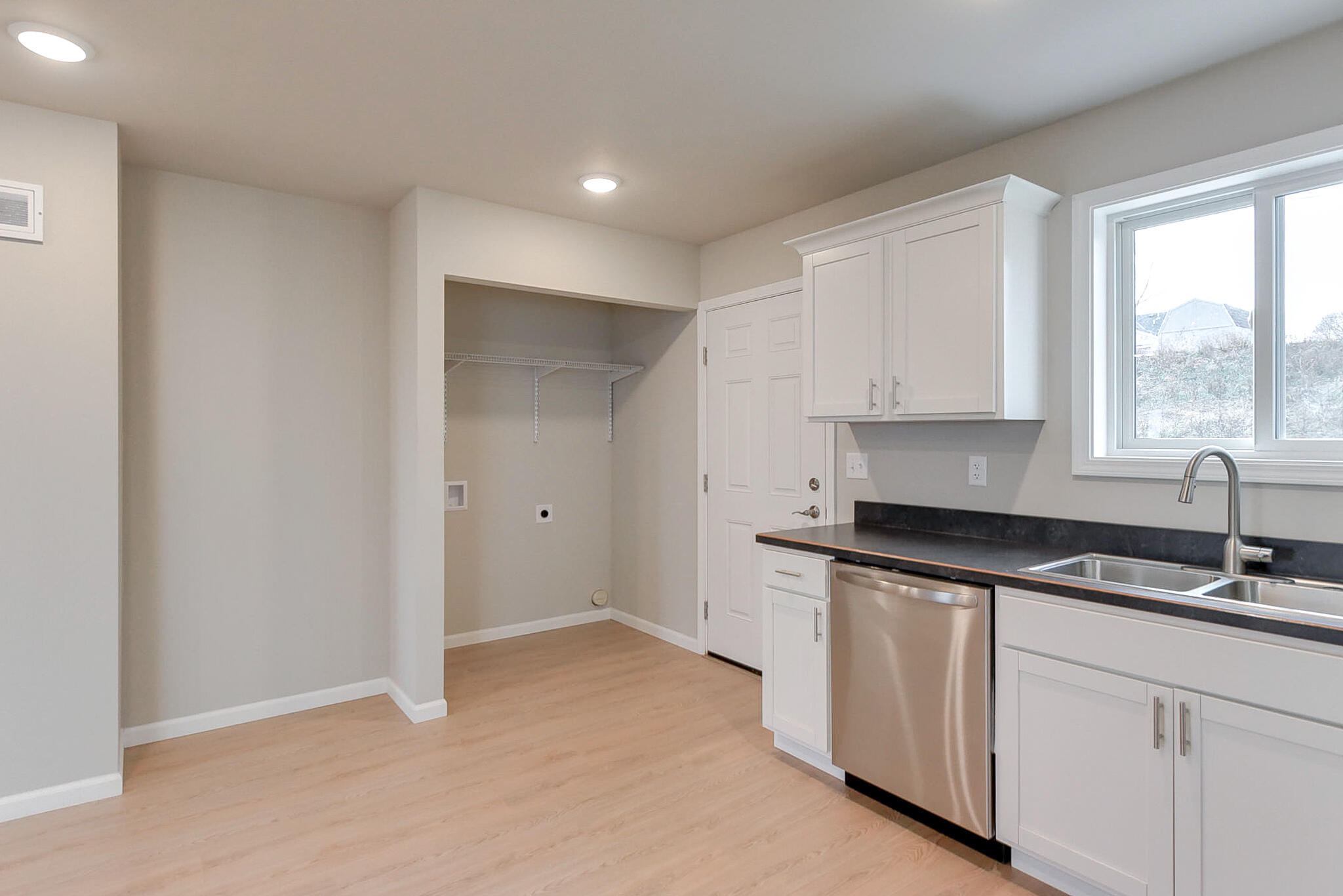 Logan, Iowa 51546, United States, 3 Bedrooms Bedrooms, ,2 BathroomsBathrooms,Residential,Contingent,28108