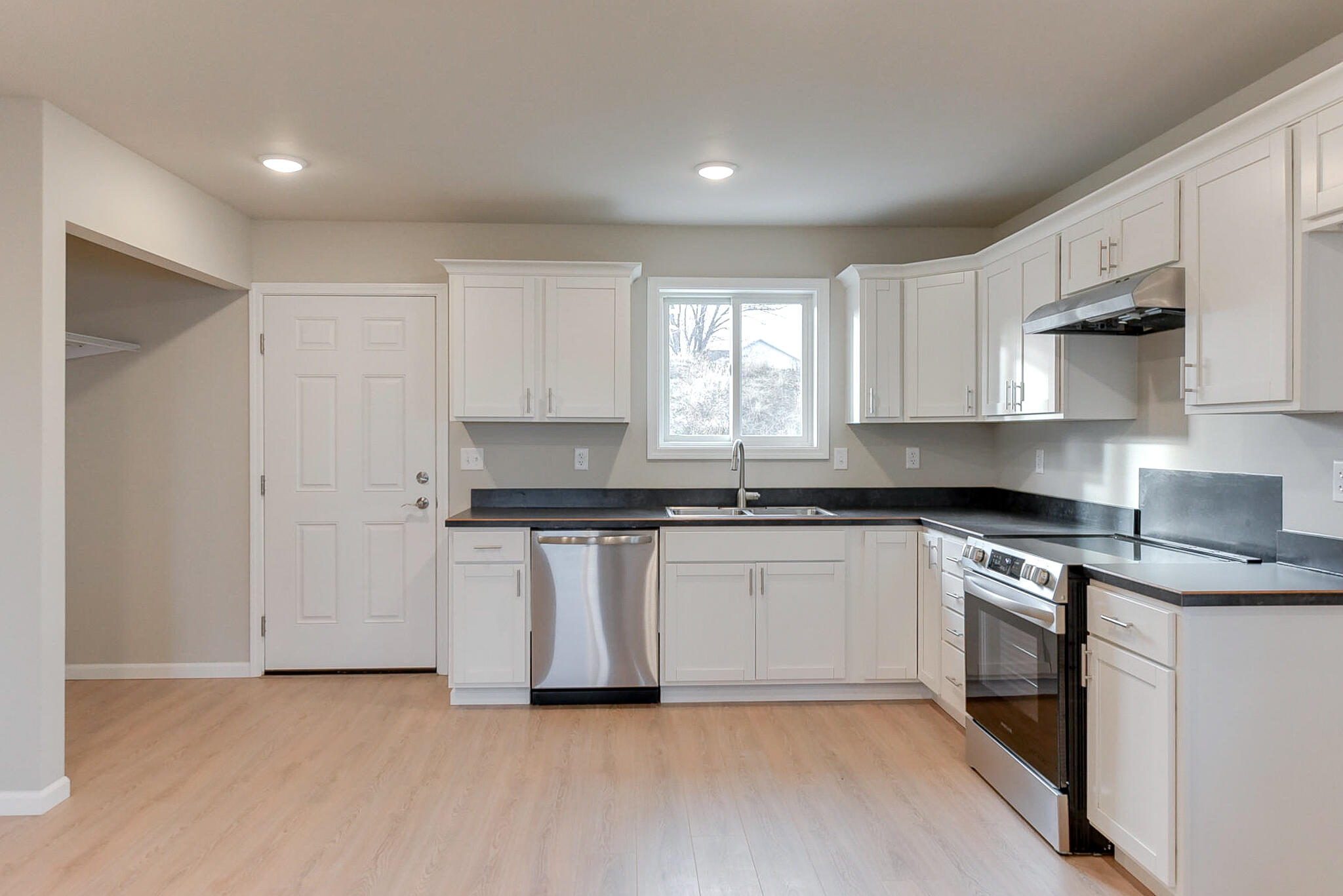 Logan, Iowa 51546, United States, 3 Bedrooms Bedrooms, ,2 BathroomsBathrooms,Residential,Contingent,28108