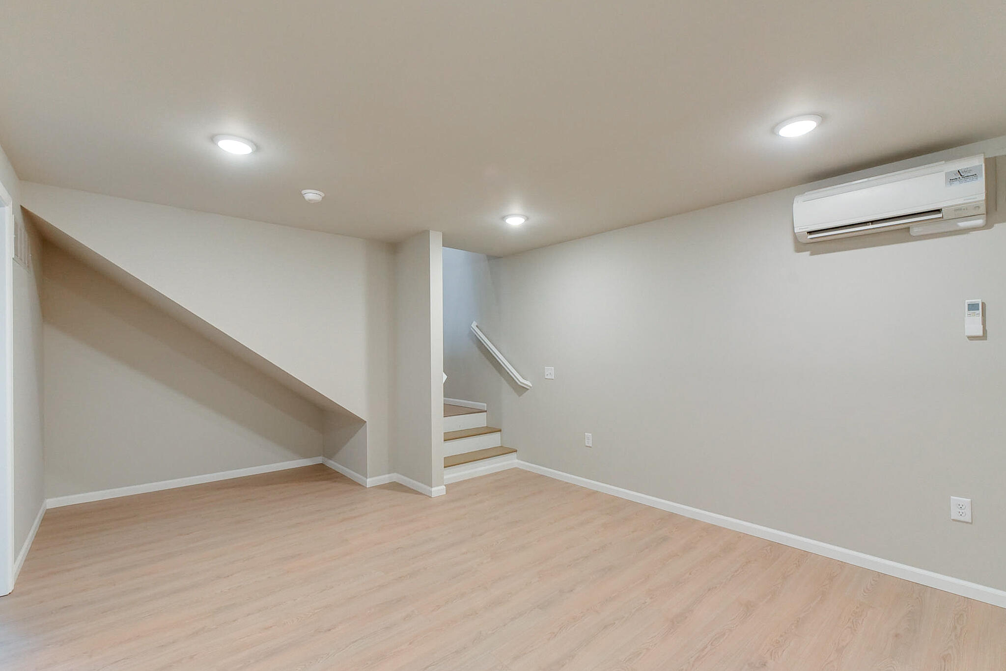 Logan, Iowa 51546, United States, 3 Bedrooms Bedrooms, ,2 BathroomsBathrooms,Residential,Contingent,28108