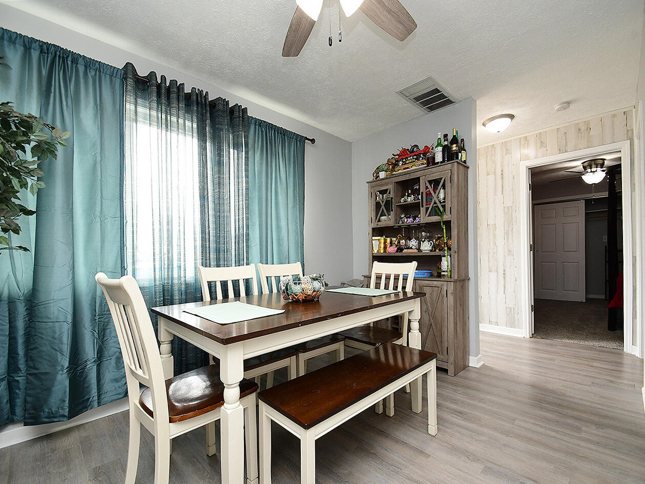 Carter Lake, Iowa 51501, United States, 3 Bedrooms Bedrooms, ,2 BathroomsBathrooms,Residential,Pending,103350