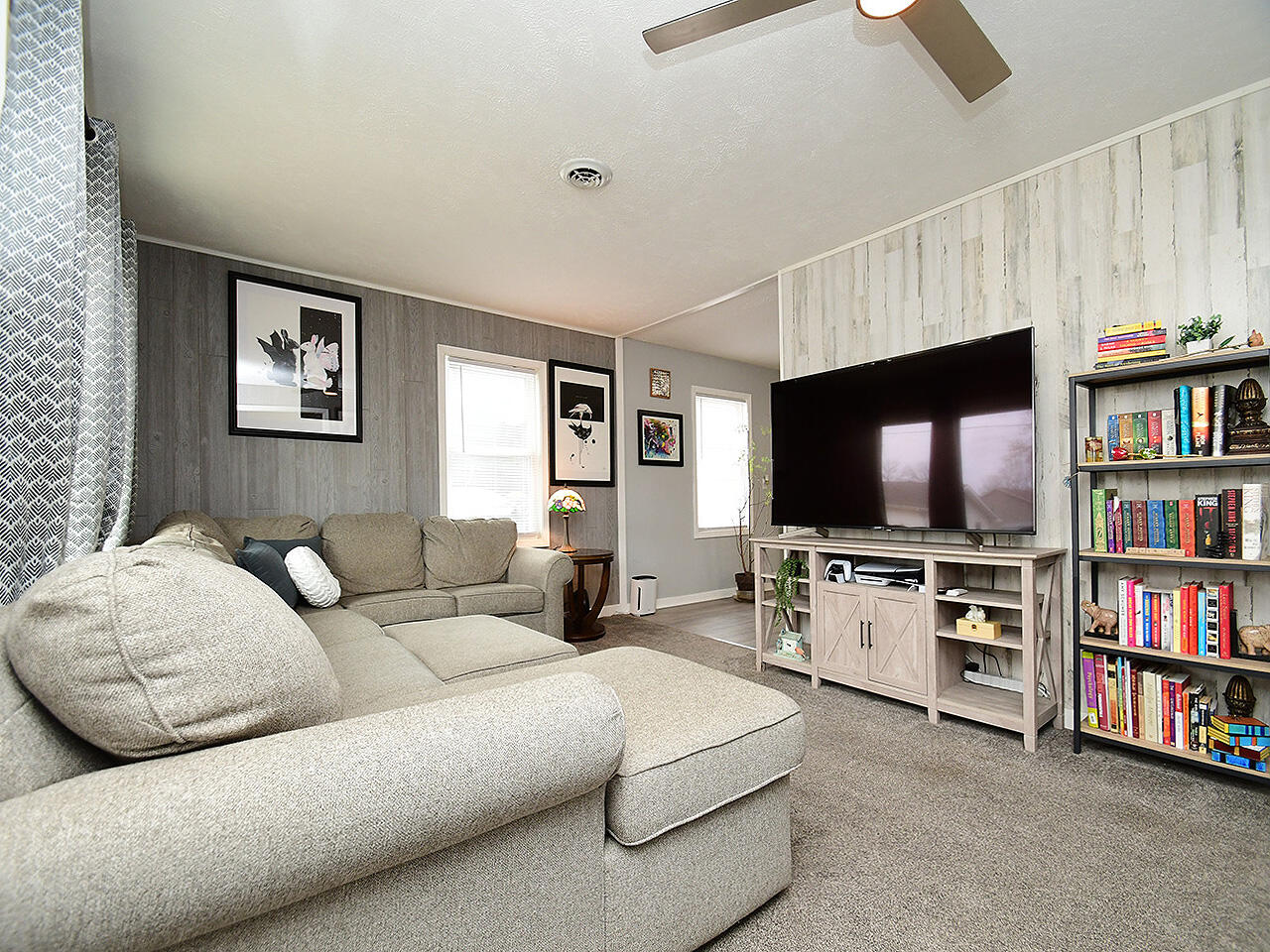 Carter Lake, Iowa 51501, United States, 3 Bedrooms Bedrooms, ,2 BathroomsBathrooms,Residential,Pending,103350