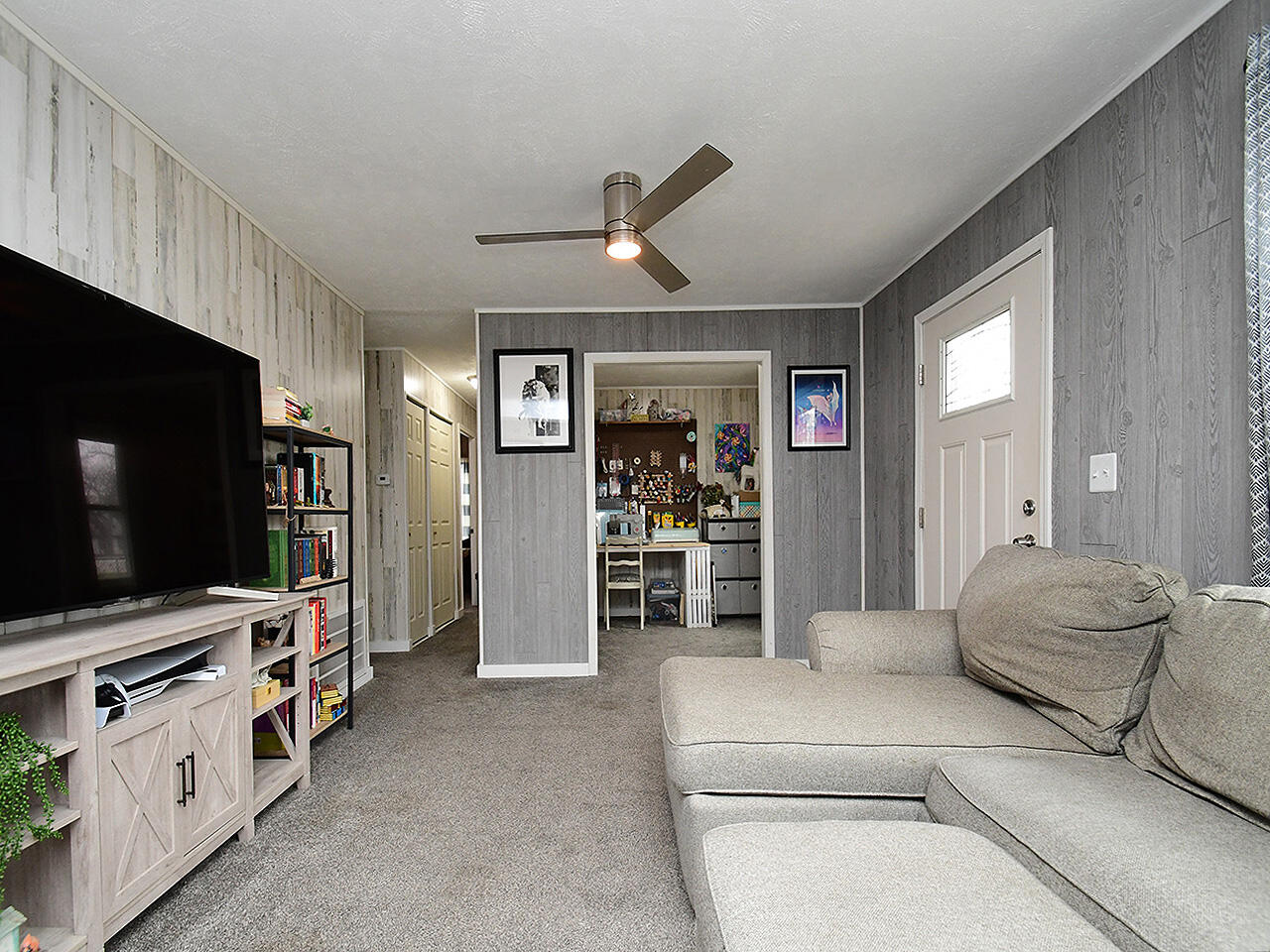 Carter Lake, Iowa 51501, United States, 3 Bedrooms Bedrooms, ,2 BathroomsBathrooms,Residential,Pending,103350