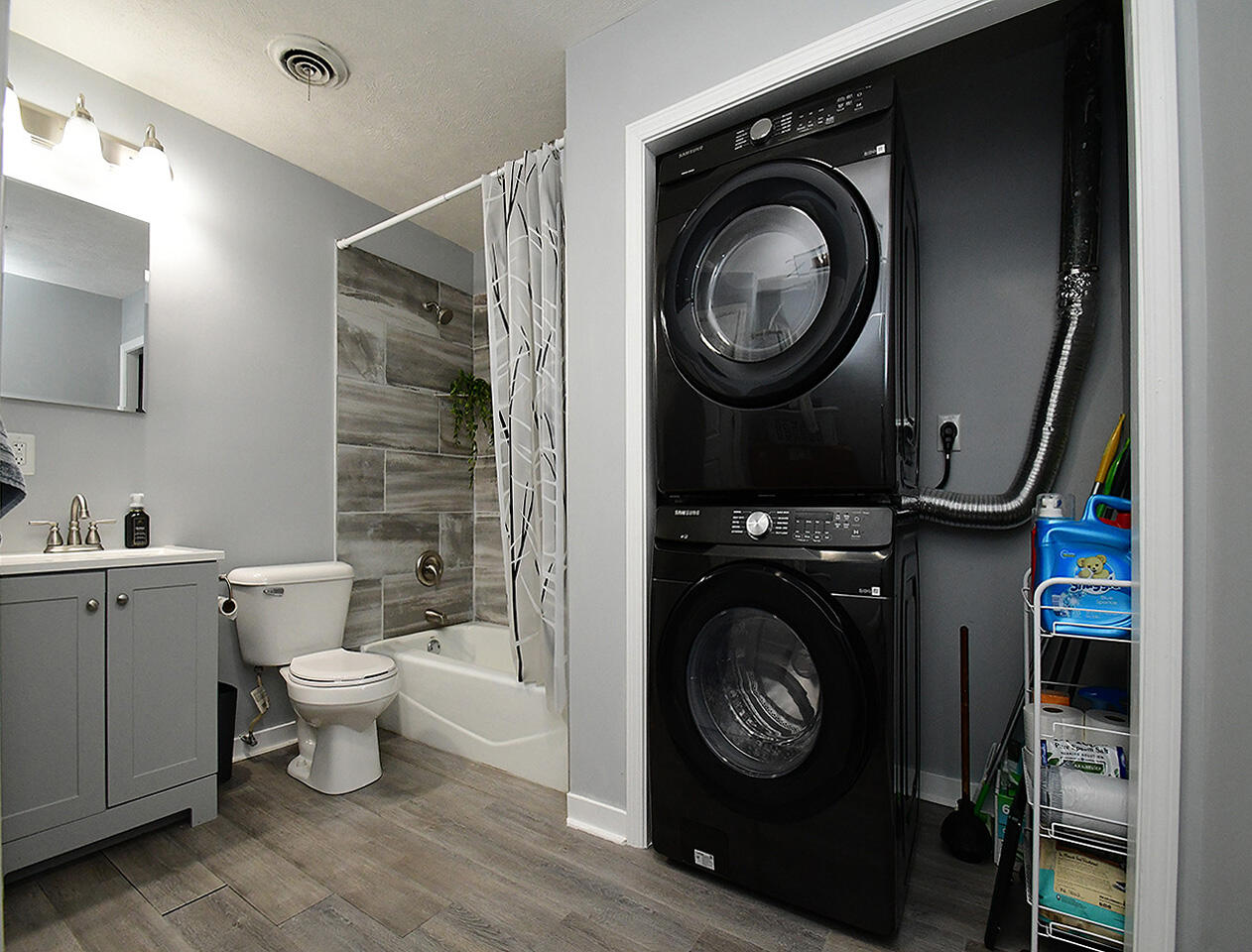 Carter Lake, Iowa 51501, United States, 3 Bedrooms Bedrooms, ,2 BathroomsBathrooms,Residential,Pending,103350