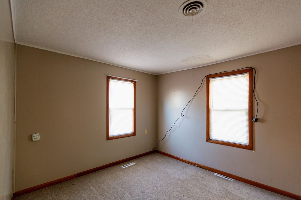 111 BLACK HAWK Street, Council Bluffs, IA 51501 MLS 24362 Listing