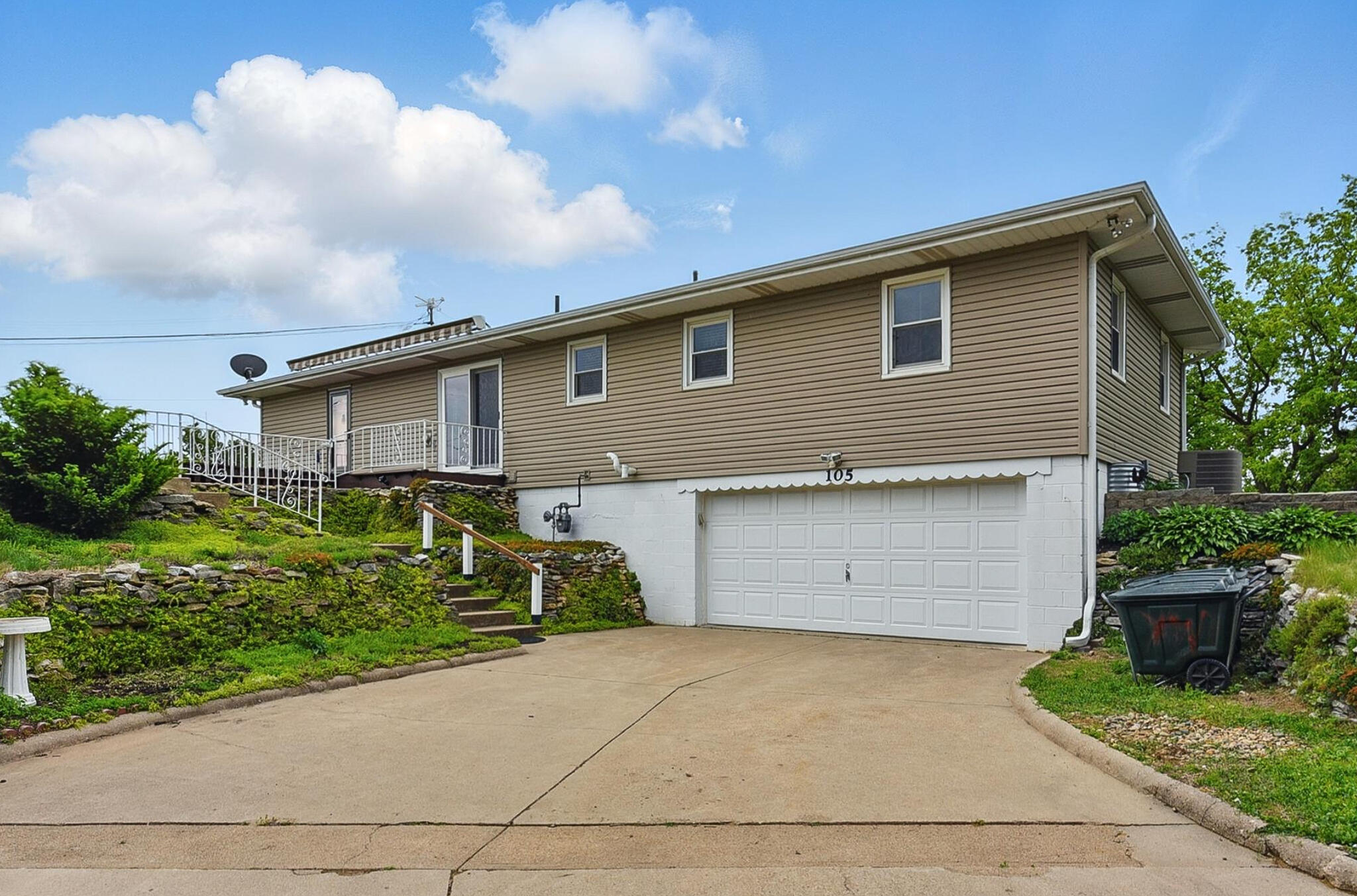 Council Bluffs, Iowa 51503, United States, 3 Bedrooms Bedrooms, ,2 BathroomsBathrooms,Residential,Pending,138487