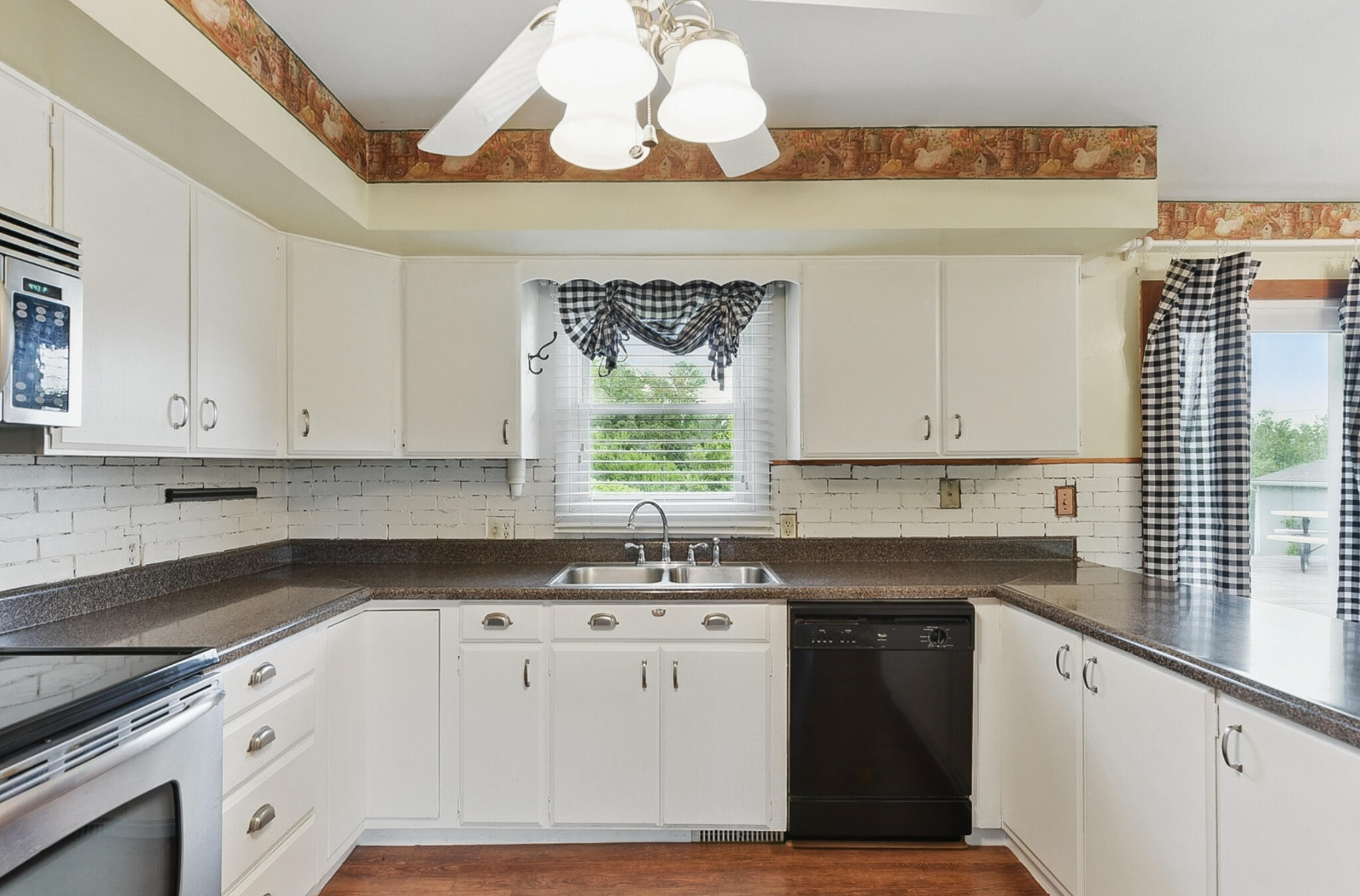 Council Bluffs, Iowa 51503, United States, 3 Bedrooms Bedrooms, ,2 BathroomsBathrooms,Residential,Pending,138487