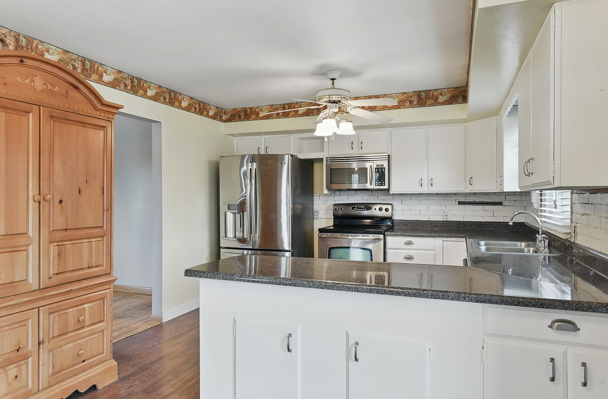 Council Bluffs, Iowa 51503, United States, 3 Bedrooms Bedrooms, ,2 BathroomsBathrooms,Residential,Pending,138487