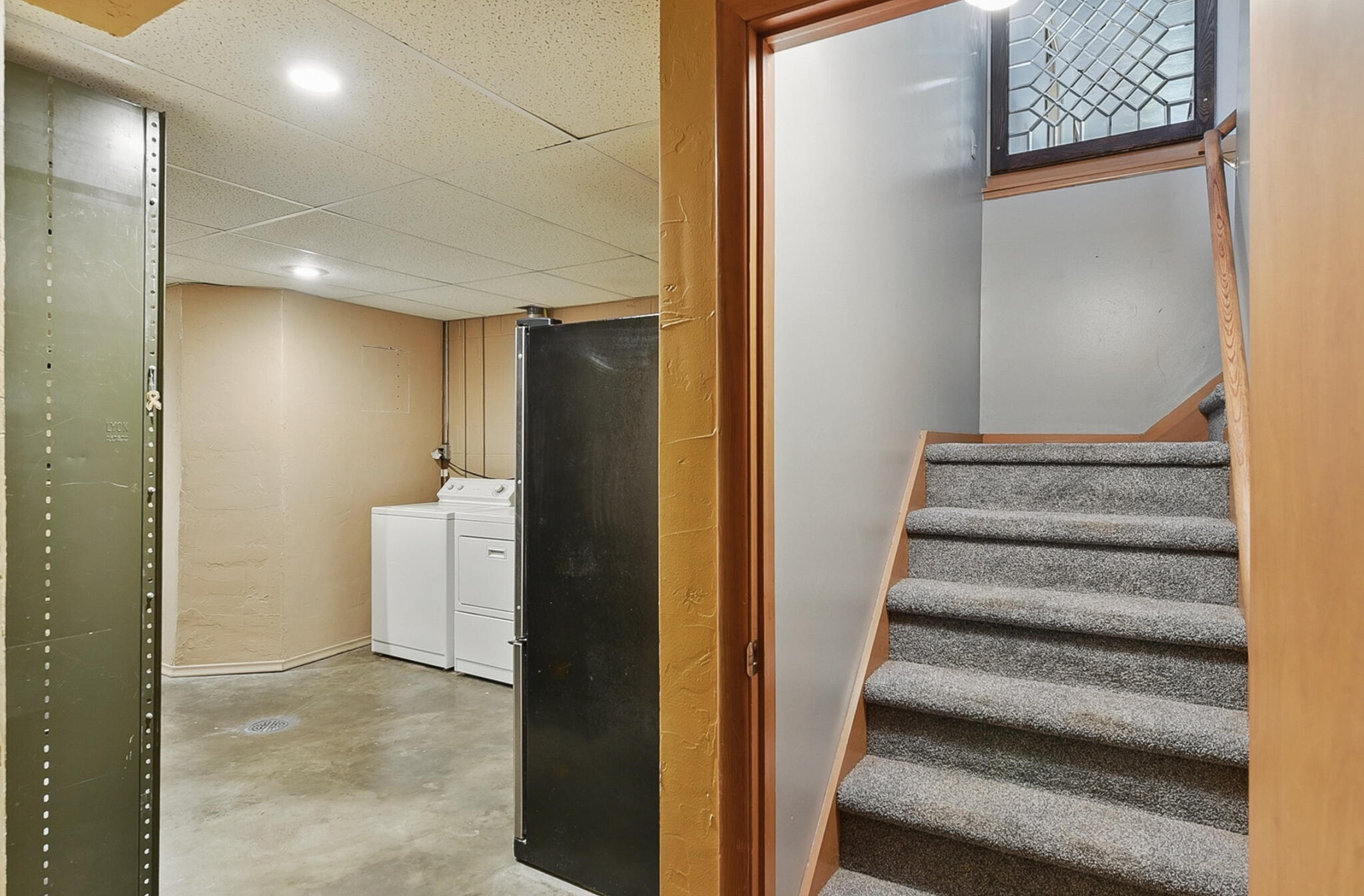 Council Bluffs, Iowa 51503, United States, 3 Bedrooms Bedrooms, ,2 BathroomsBathrooms,Residential,Pending,138487