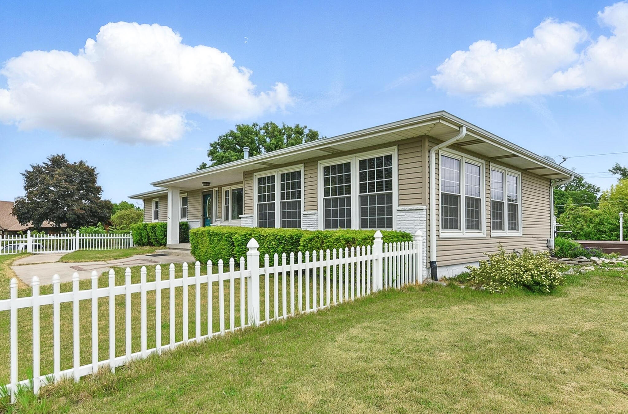 Council Bluffs, Iowa 51503, United States, 3 Bedrooms Bedrooms, ,2 BathroomsBathrooms,Residential,Pending,138487