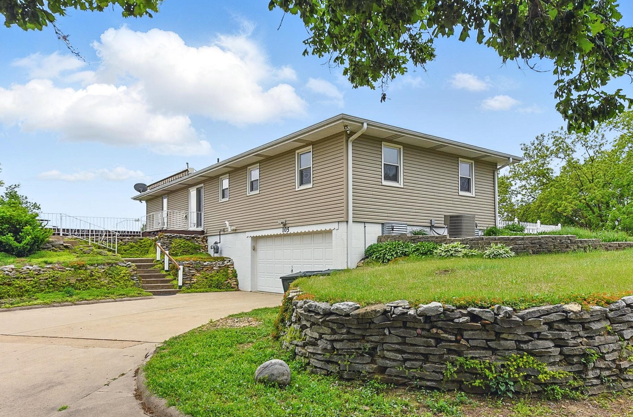 Council Bluffs, Iowa 51503, United States, 3 Bedrooms Bedrooms, ,2 BathroomsBathrooms,Residential,Pending,138487