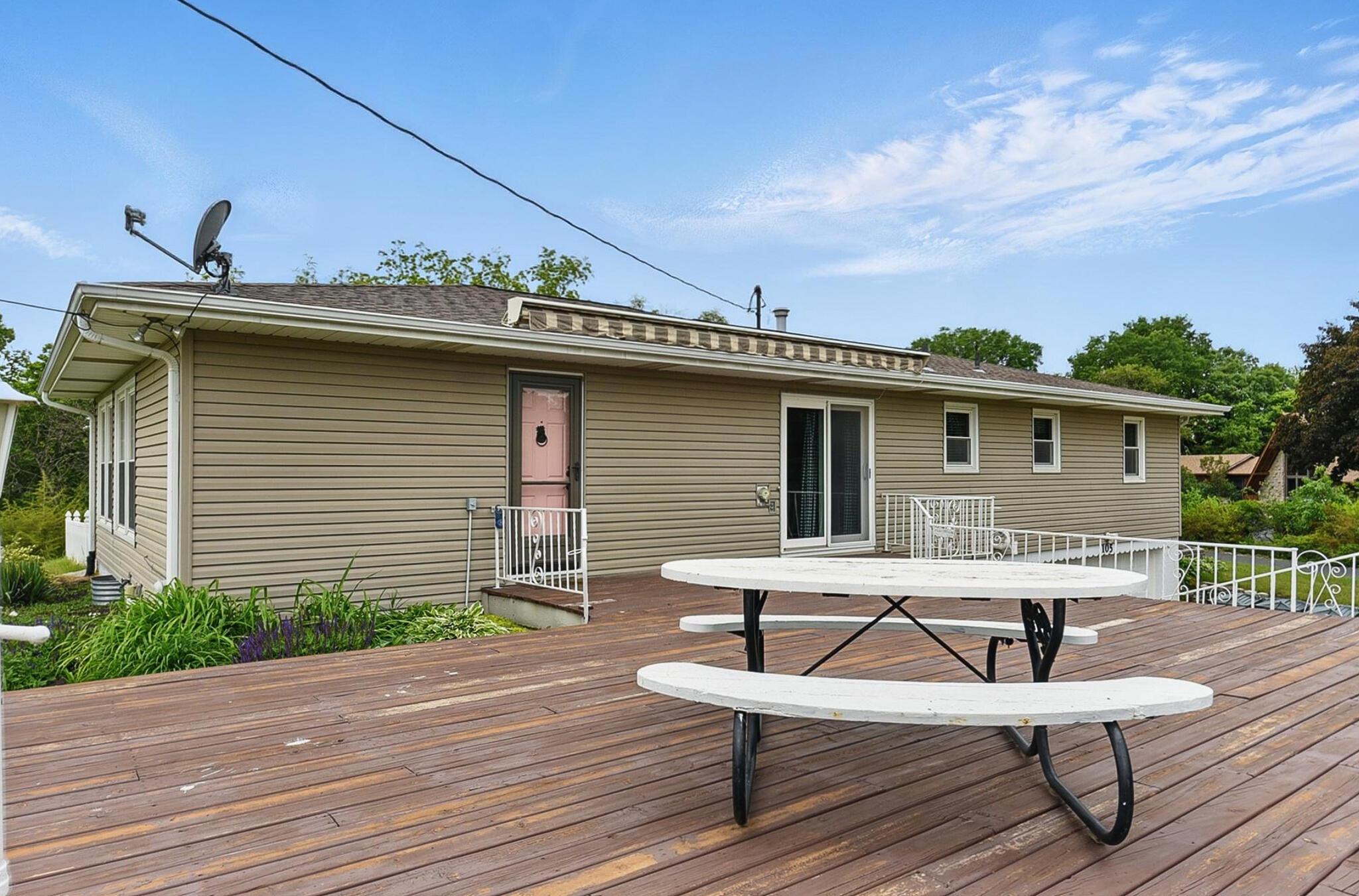 Council Bluffs, Iowa 51503, United States, 3 Bedrooms Bedrooms, ,2 BathroomsBathrooms,Residential,Pending,138487