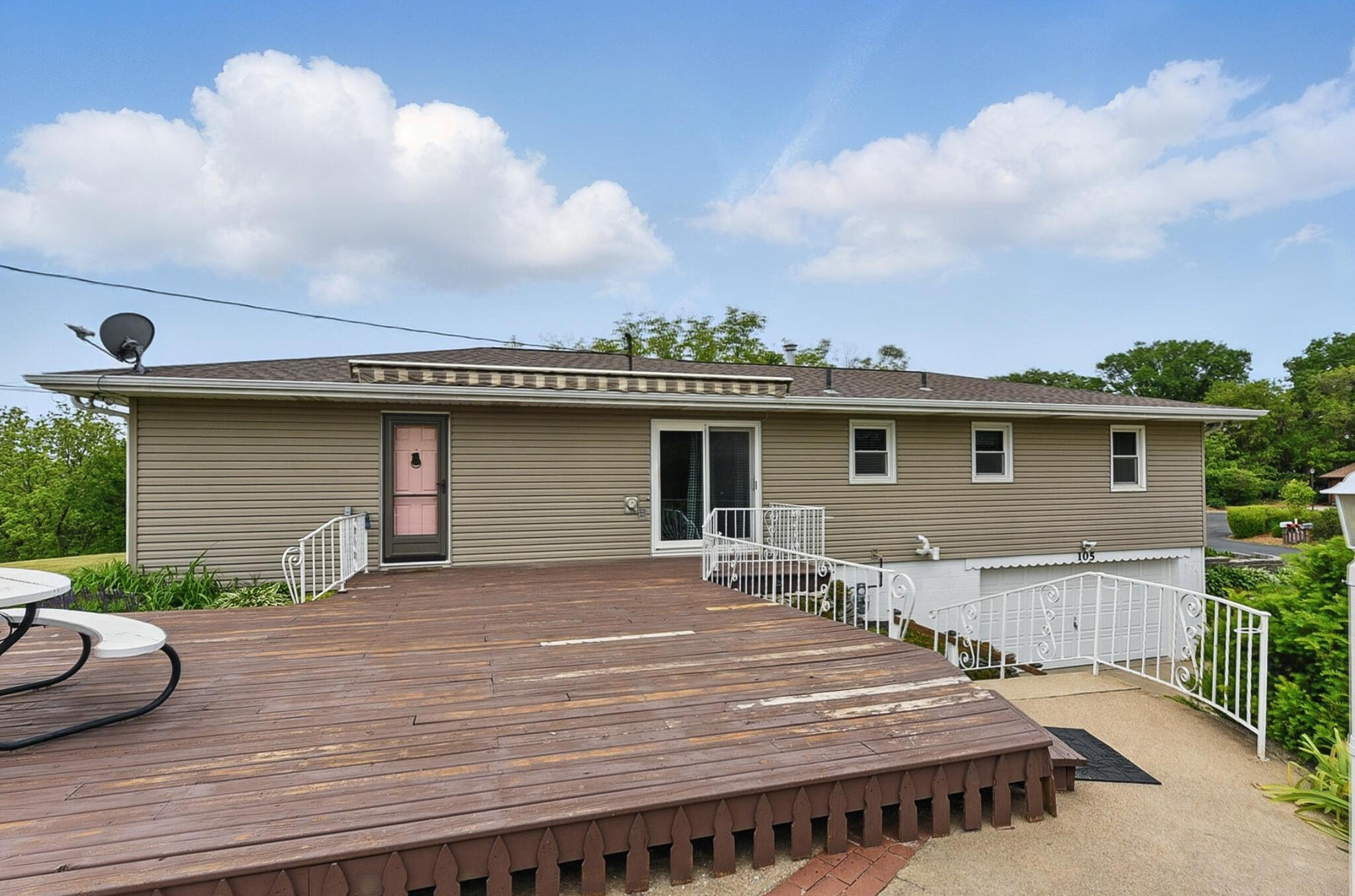 Council Bluffs, Iowa 51503, United States, 3 Bedrooms Bedrooms, ,2 BathroomsBathrooms,Residential,Pending,138487