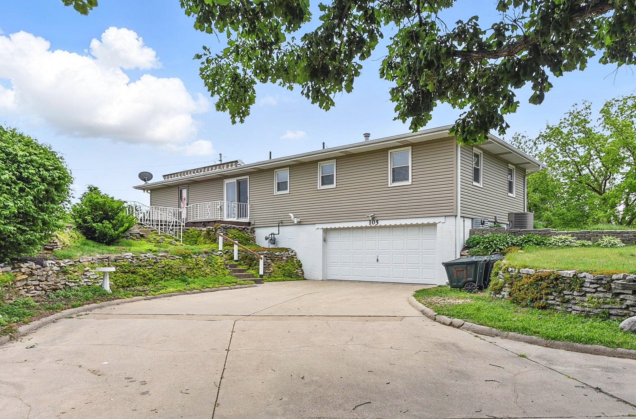 Council Bluffs, Iowa 51503, United States, 3 Bedrooms Bedrooms, ,2 BathroomsBathrooms,Residential,Pending,138487