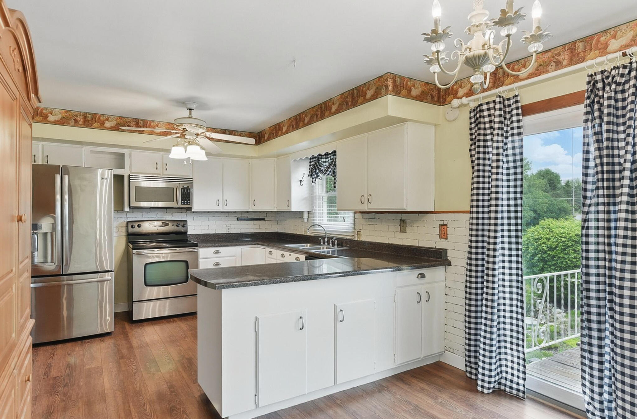 Council Bluffs, Iowa 51503, United States, 3 Bedrooms Bedrooms, ,2 BathroomsBathrooms,Residential,Pending,138487