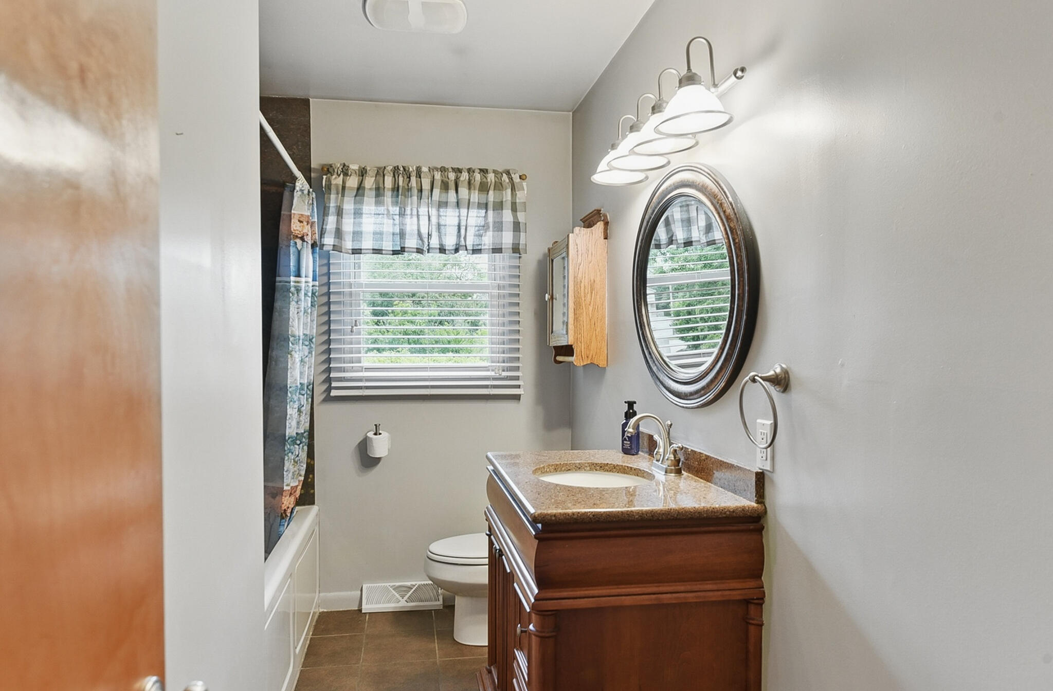 Council Bluffs, Iowa 51503, United States, 3 Bedrooms Bedrooms, ,2 BathroomsBathrooms,Residential,Pending,138487