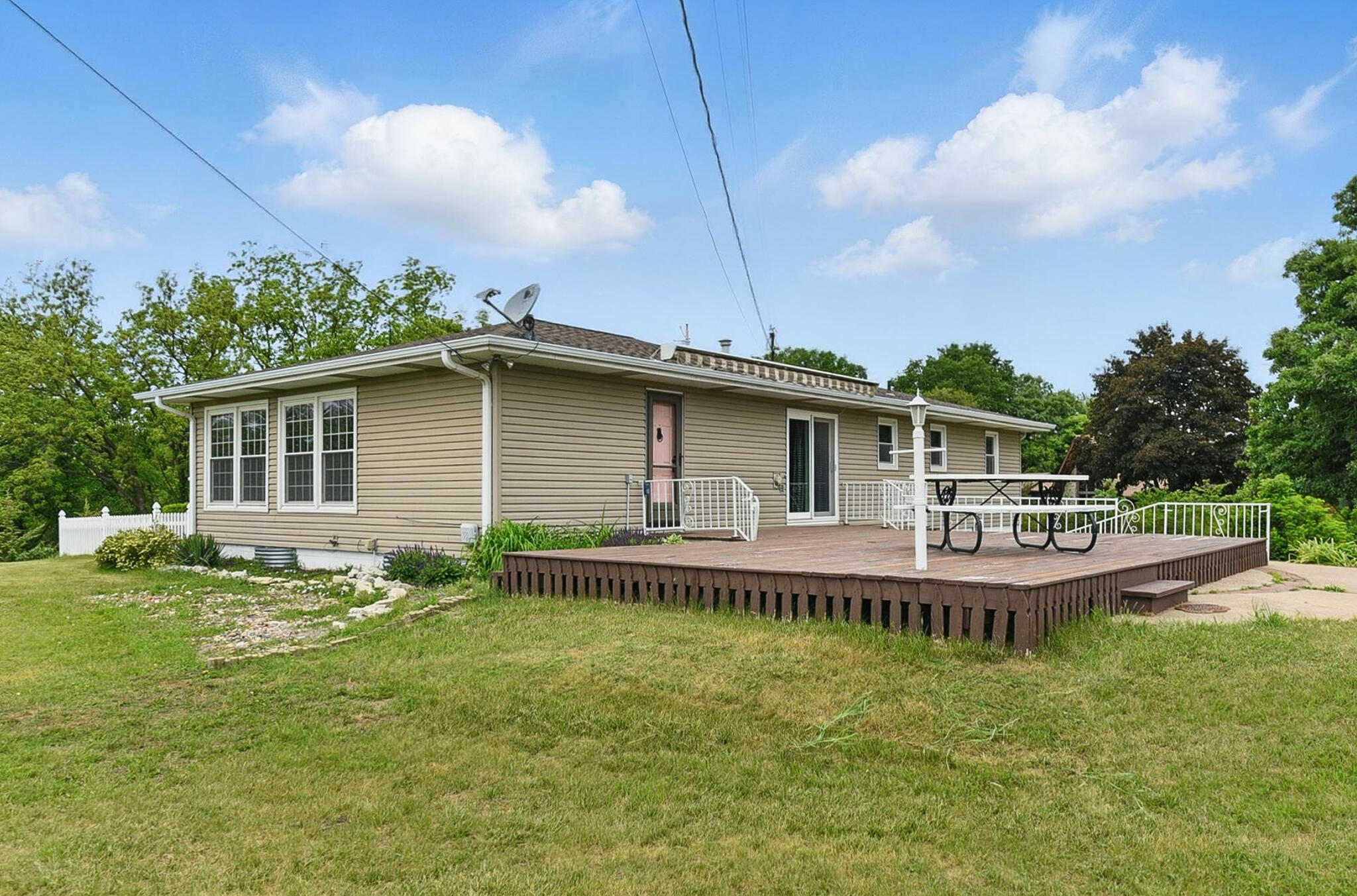 Council Bluffs, Iowa 51503, United States, 3 Bedrooms Bedrooms, ,2 BathroomsBathrooms,Residential,Pending,138487