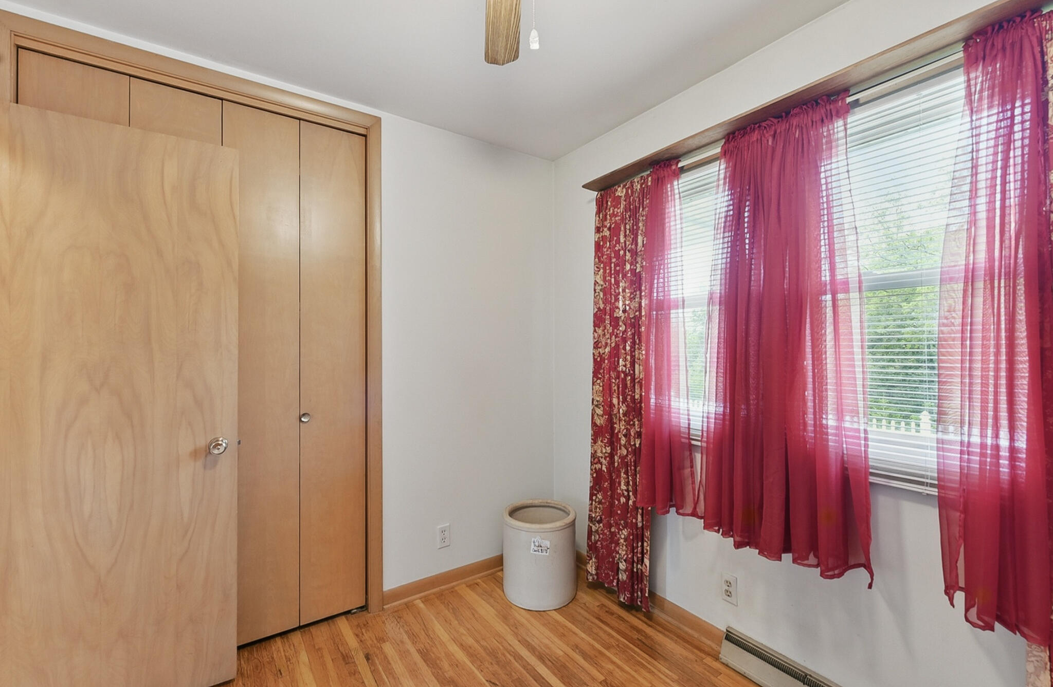 Council Bluffs, Iowa 51503, United States, 3 Bedrooms Bedrooms, ,2 BathroomsBathrooms,Residential,Pending,138487