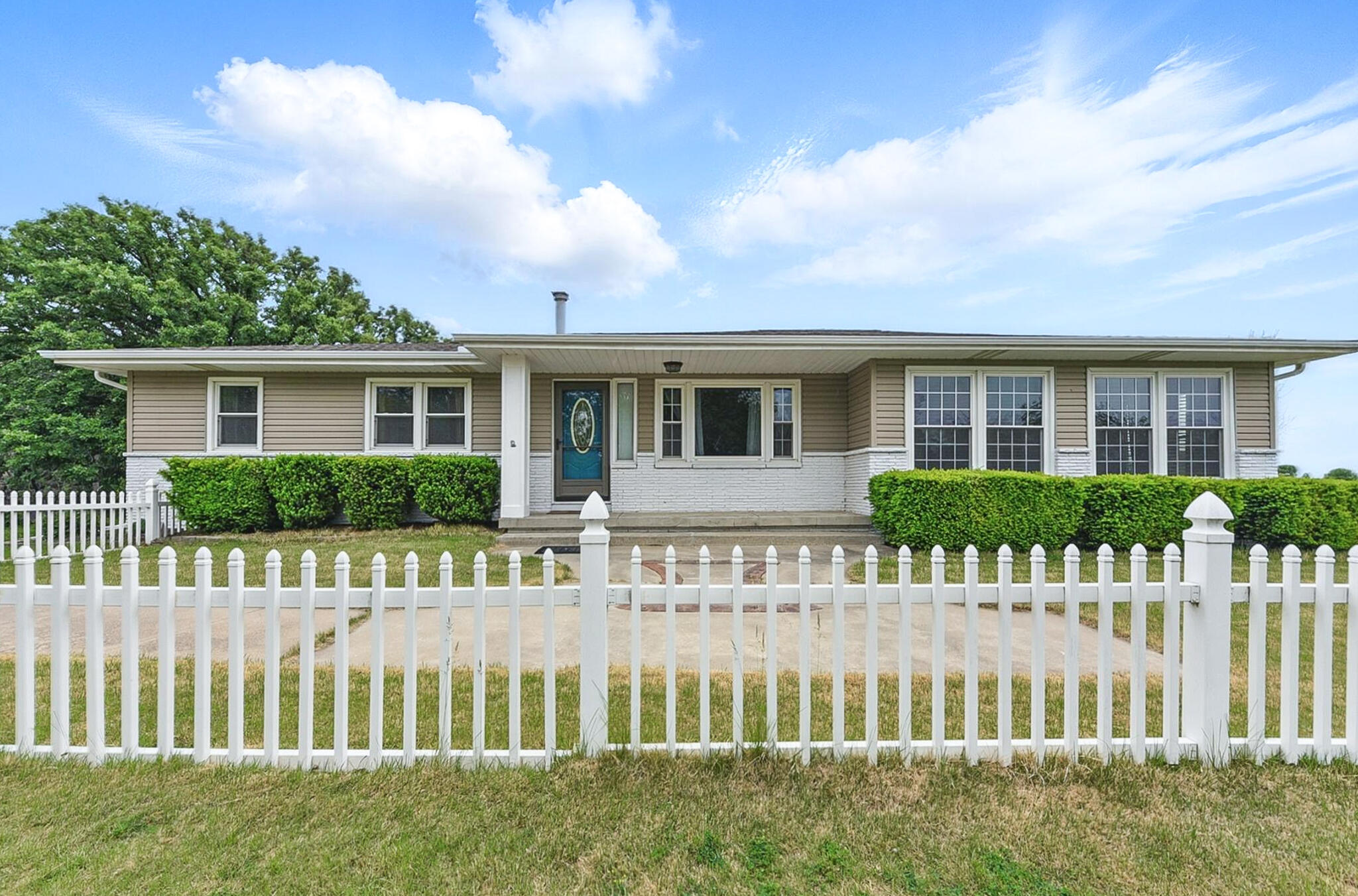 Council Bluffs, Iowa 51503, United States, 3 Bedrooms Bedrooms, ,2 BathroomsBathrooms,Residential,Pending,138487