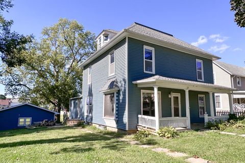 Photo of 304 COUNTRY Street, WALNUT, IA 51577 (MLS # 26-258)