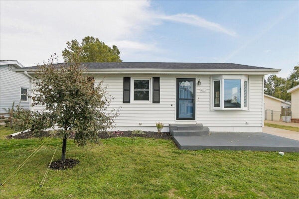 4333 N 14TH ST, CARTER LAKE, IA 51510 - Image 42fe6fd651d97edb1f3e3db0fdfdce89/4022241632