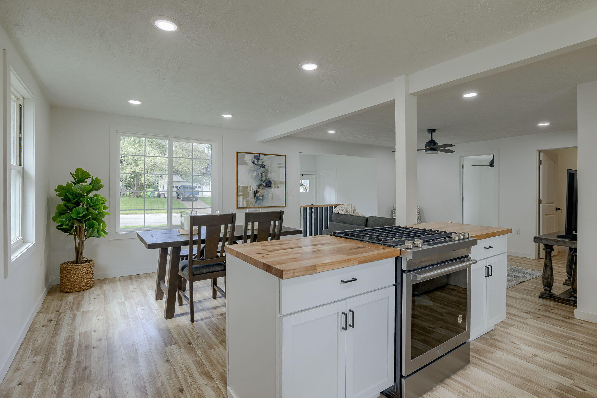 Shenandoah, Iowa 51601, United States, 2 Bedrooms Bedrooms, ,1 BathroomBathrooms,Residential,Active,126707