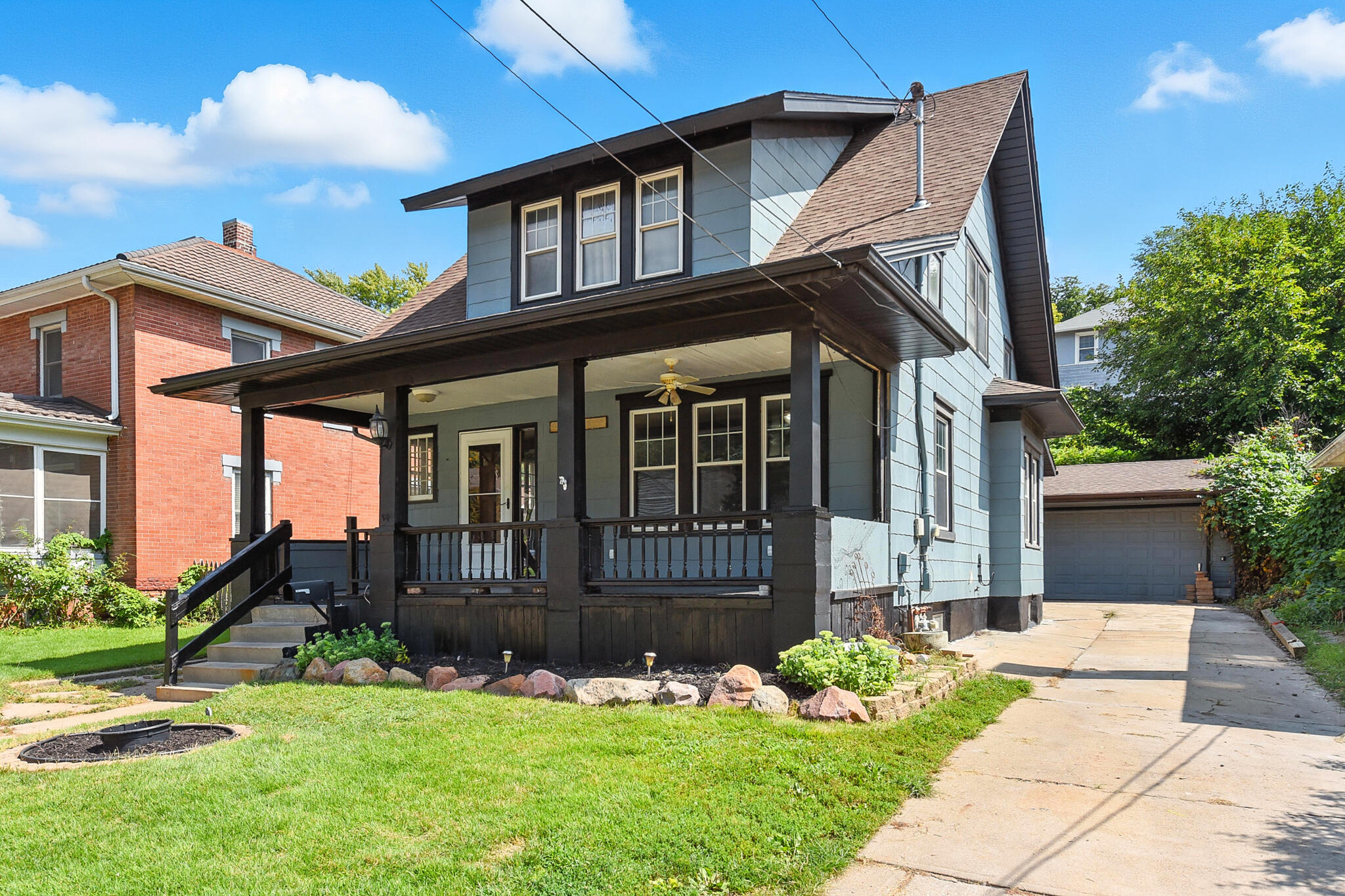 Council Bluffs, Iowa 51503, United States, 3 Bedrooms Bedrooms, ,2 BathroomsBathrooms,Residential,Contingent,196352