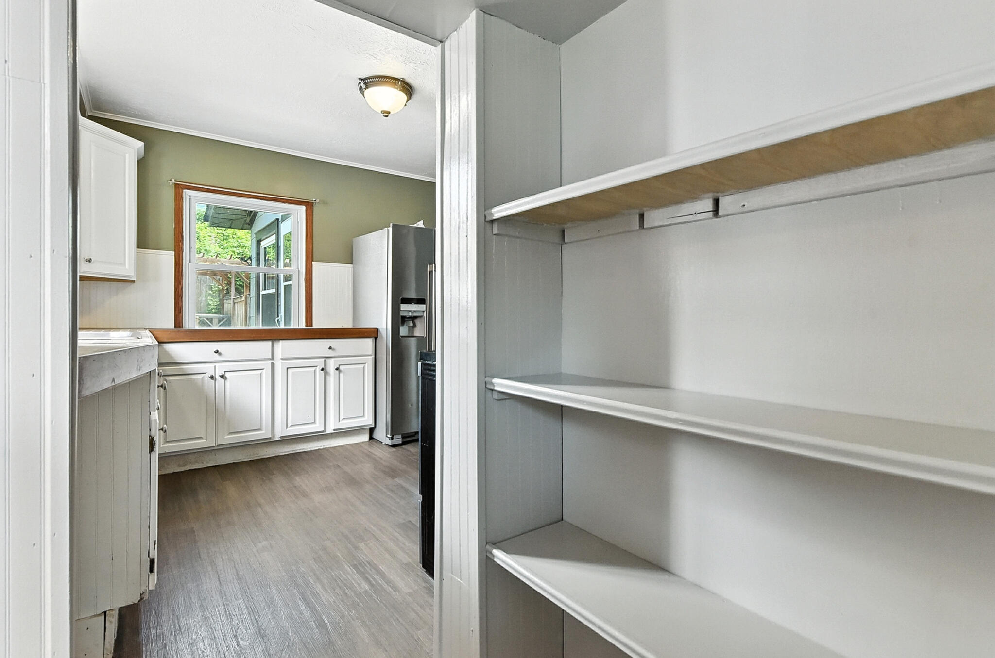 Council Bluffs, Iowa 51503, United States, 3 Bedrooms Bedrooms, ,2 BathroomsBathrooms,Residential,Contingent,196352