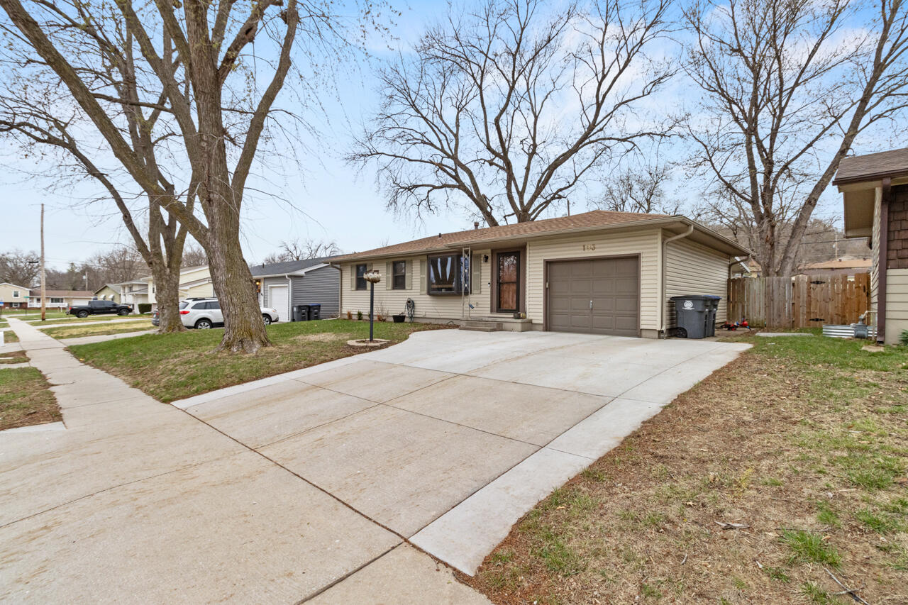 Council Bluffs, Iowa 51503, United States, 3 Bedrooms Bedrooms, ,2 BathroomsBathrooms,Residential,Pending,101717