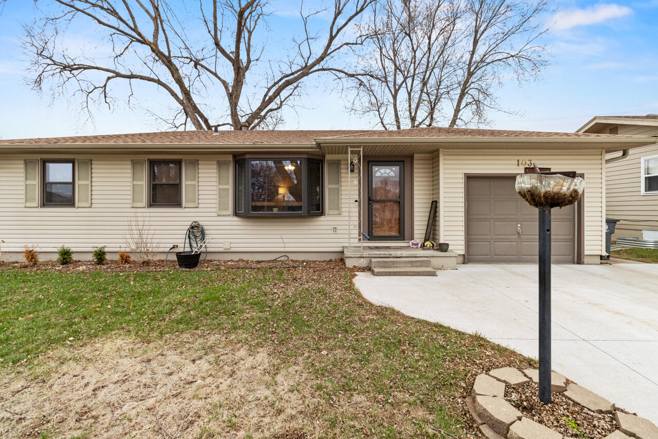 Council Bluffs, Iowa 51503, United States, 3 Bedrooms Bedrooms, ,2 BathroomsBathrooms,Residential,Pending,101717