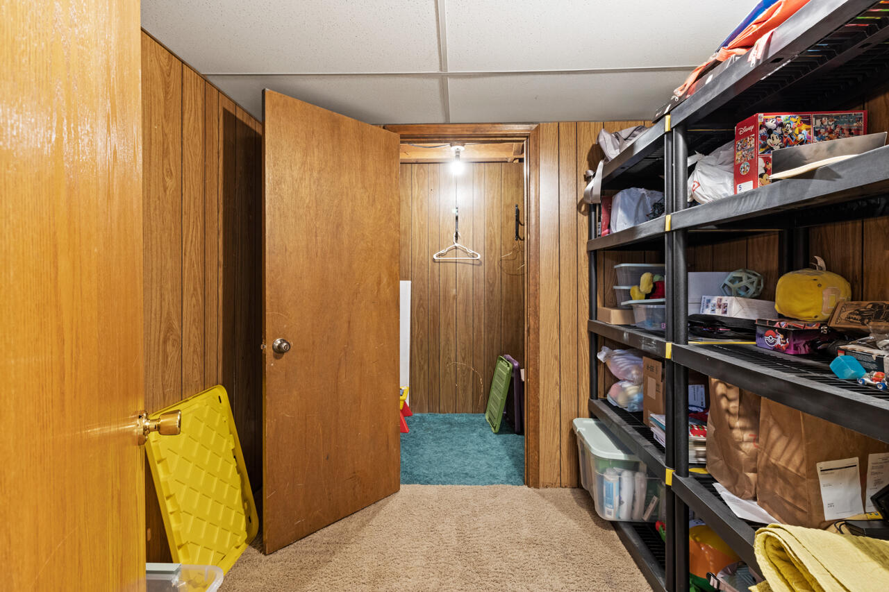 Council Bluffs, Iowa 51503, United States, 3 Bedrooms Bedrooms, ,2 BathroomsBathrooms,Residential,Pending,101717