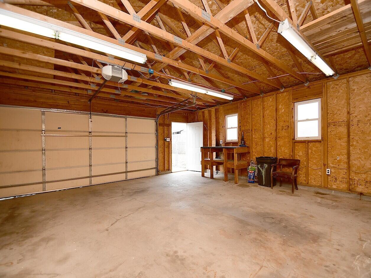 Council Bluffs, Iowa 51501, United States, 3 Bedrooms Bedrooms, ,1 BathroomBathrooms,Residential,Pending,82991