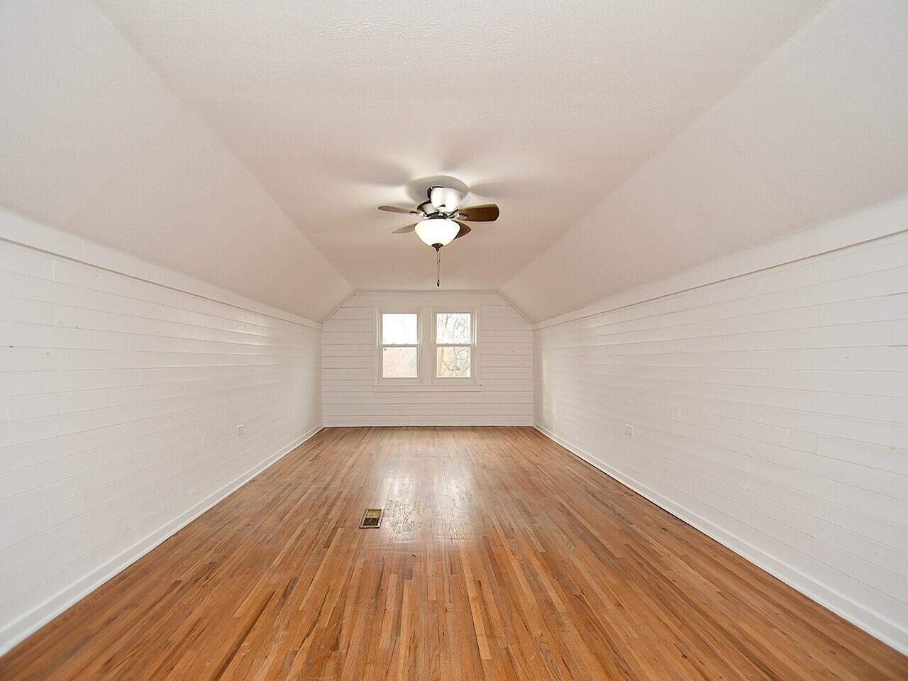 Council Bluffs, Iowa 51501, United States, 3 Bedrooms Bedrooms, ,1 BathroomBathrooms,Residential,Pending,82991