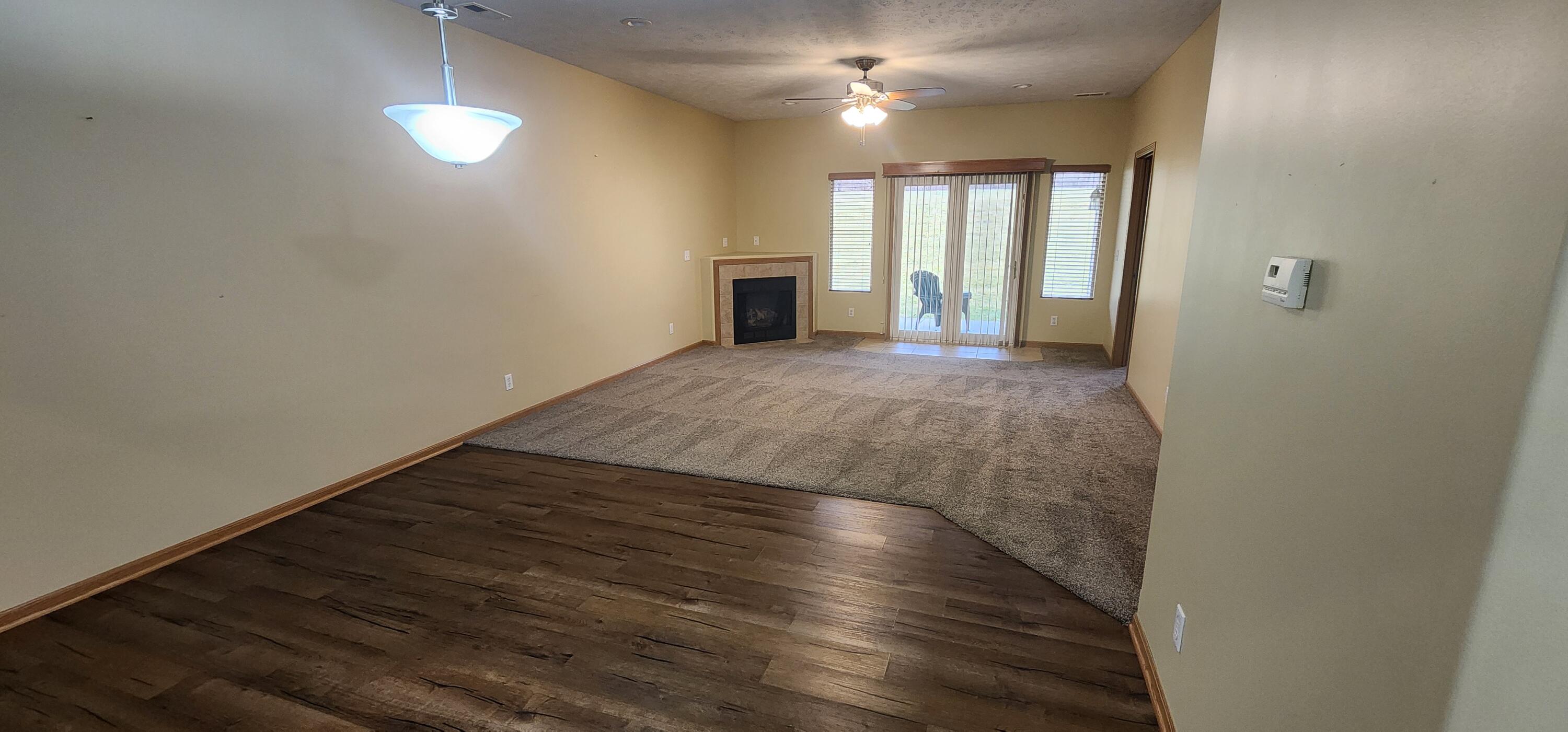 Council Bluffs, Iowa 51503, United States, 2 Bedrooms Bedrooms, ,2 BathroomsBathrooms,Residential,Pending,24182