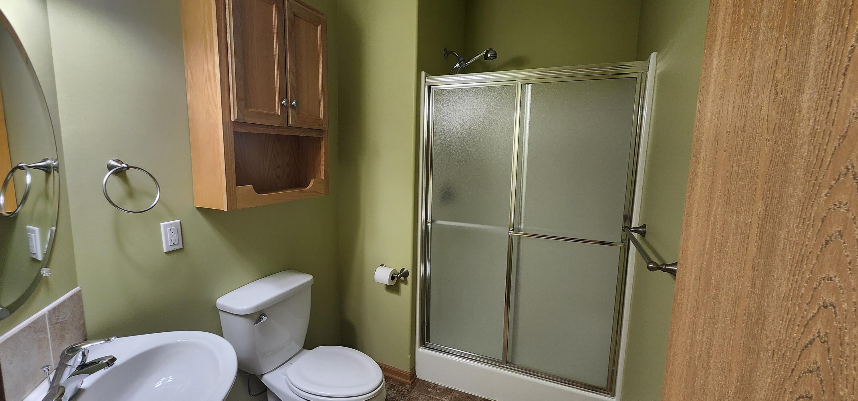 Council Bluffs, Iowa 51503, United States, 2 Bedrooms Bedrooms, ,2 BathroomsBathrooms,Residential,Pending,24182