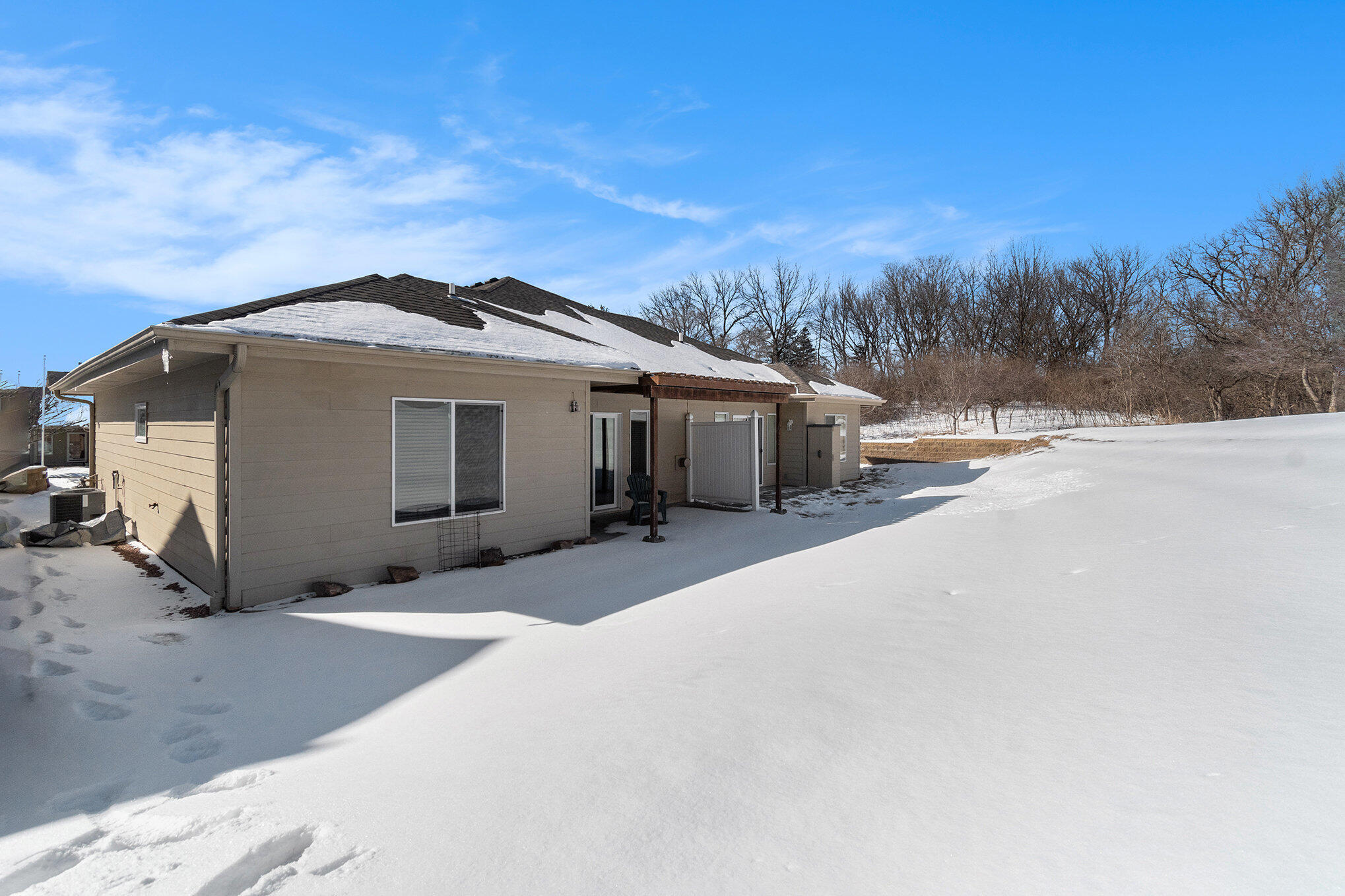 Council Bluffs, Iowa 51503, United States, 2 Bedrooms Bedrooms, ,2 BathroomsBathrooms,Residential,Pending,24182