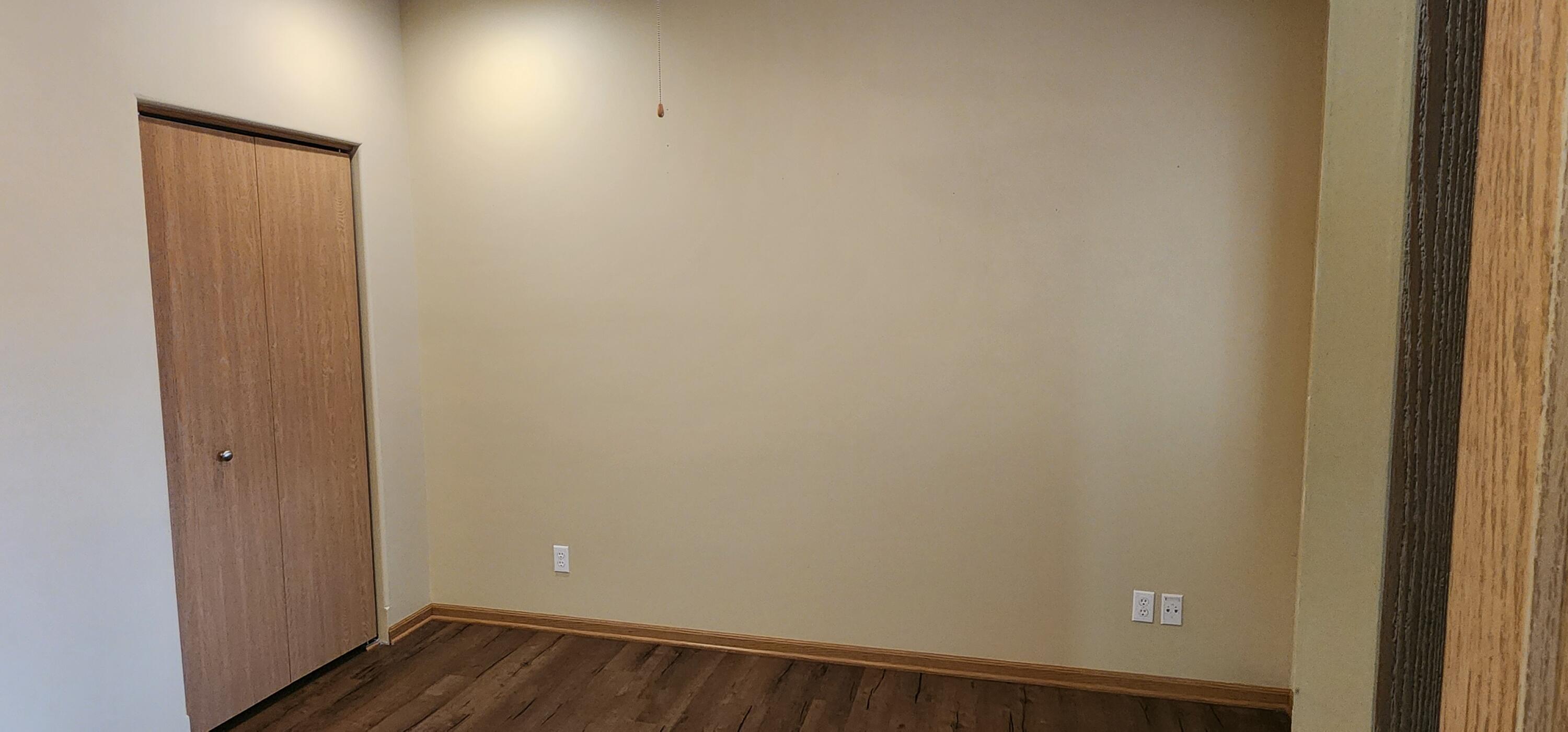 Council Bluffs, Iowa 51503, United States, 2 Bedrooms Bedrooms, ,2 BathroomsBathrooms,Residential,Pending,24182