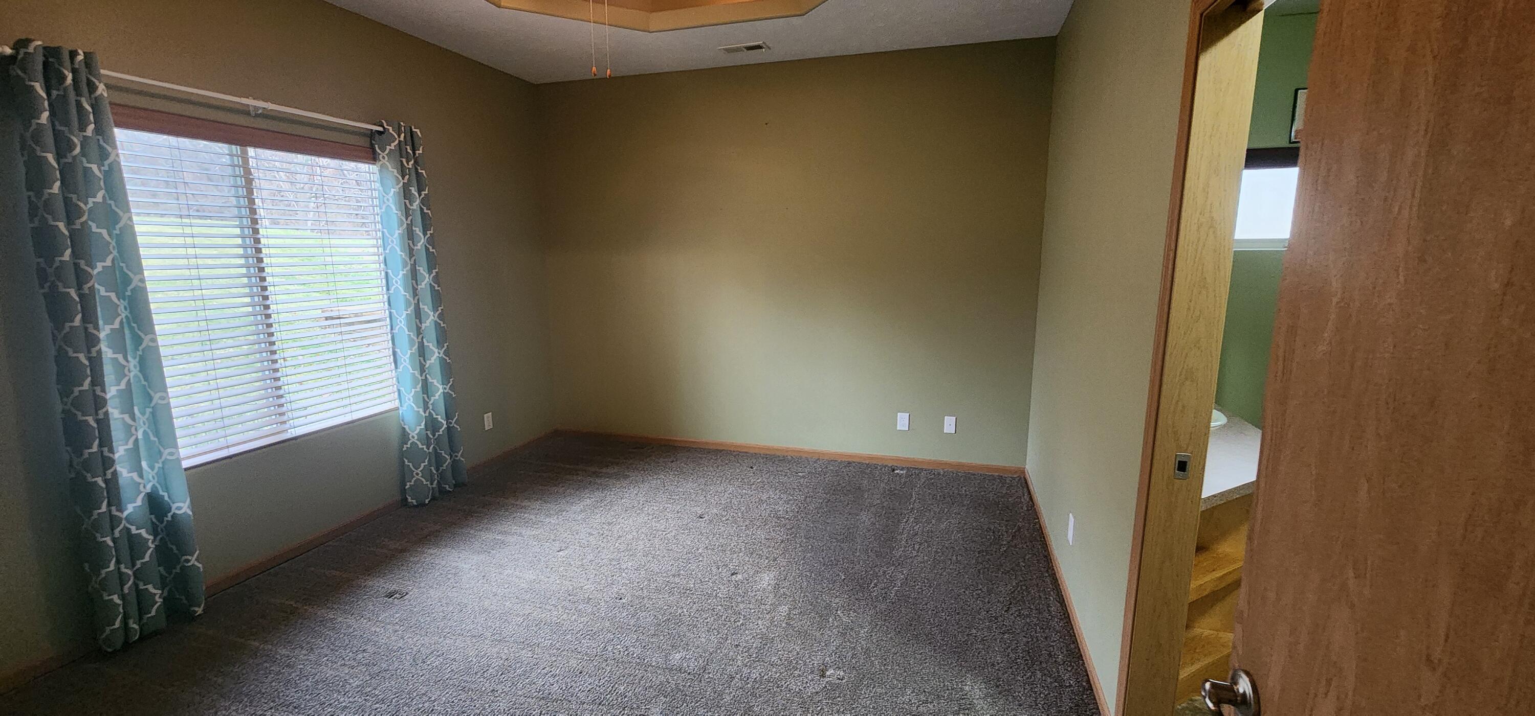 Council Bluffs, Iowa 51503, United States, 2 Bedrooms Bedrooms, ,2 BathroomsBathrooms,Residential,Pending,24182