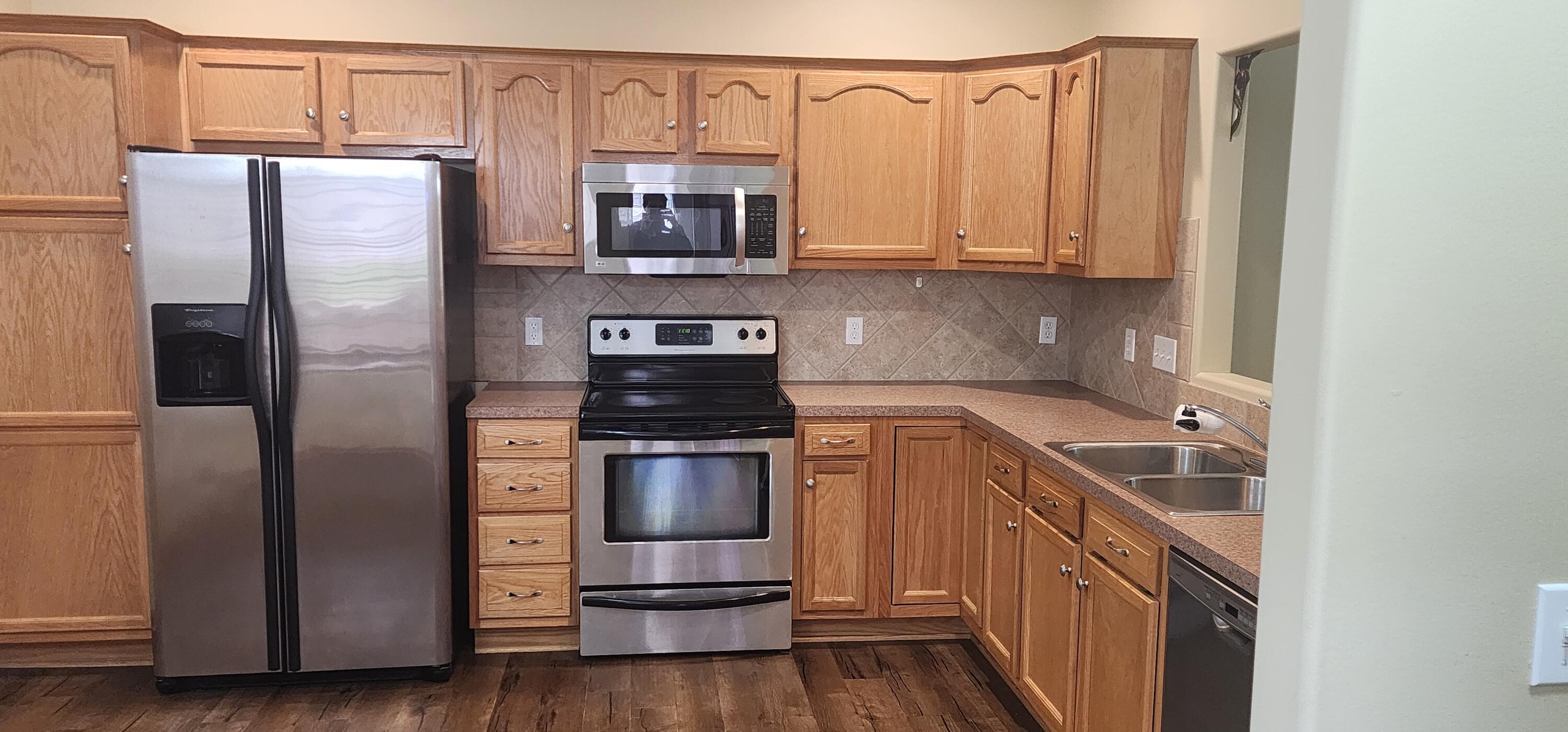 Council Bluffs, Iowa 51503, United States, 2 Bedrooms Bedrooms, ,2 BathroomsBathrooms,Residential,Pending,24182