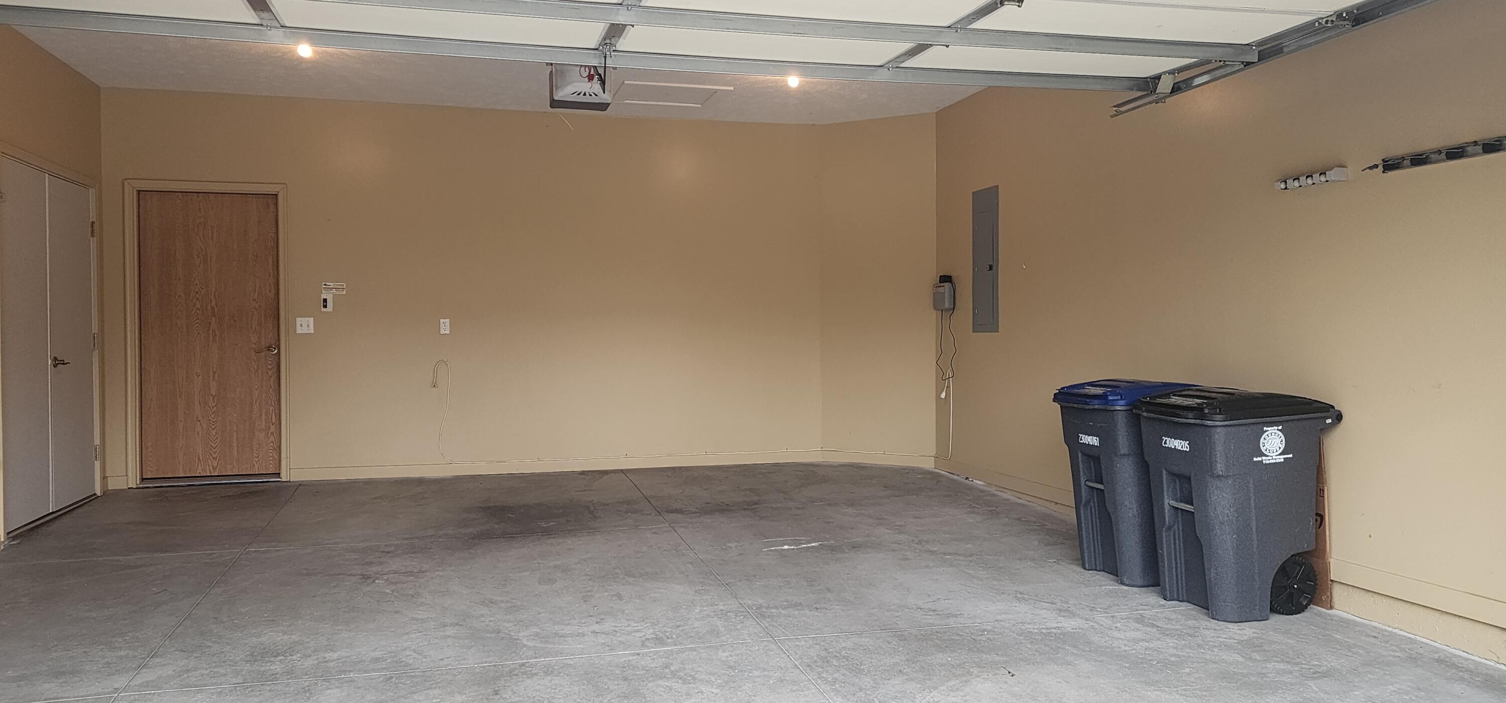 Council Bluffs, Iowa 51503, United States, 2 Bedrooms Bedrooms, ,2 BathroomsBathrooms,Residential,Pending,24182