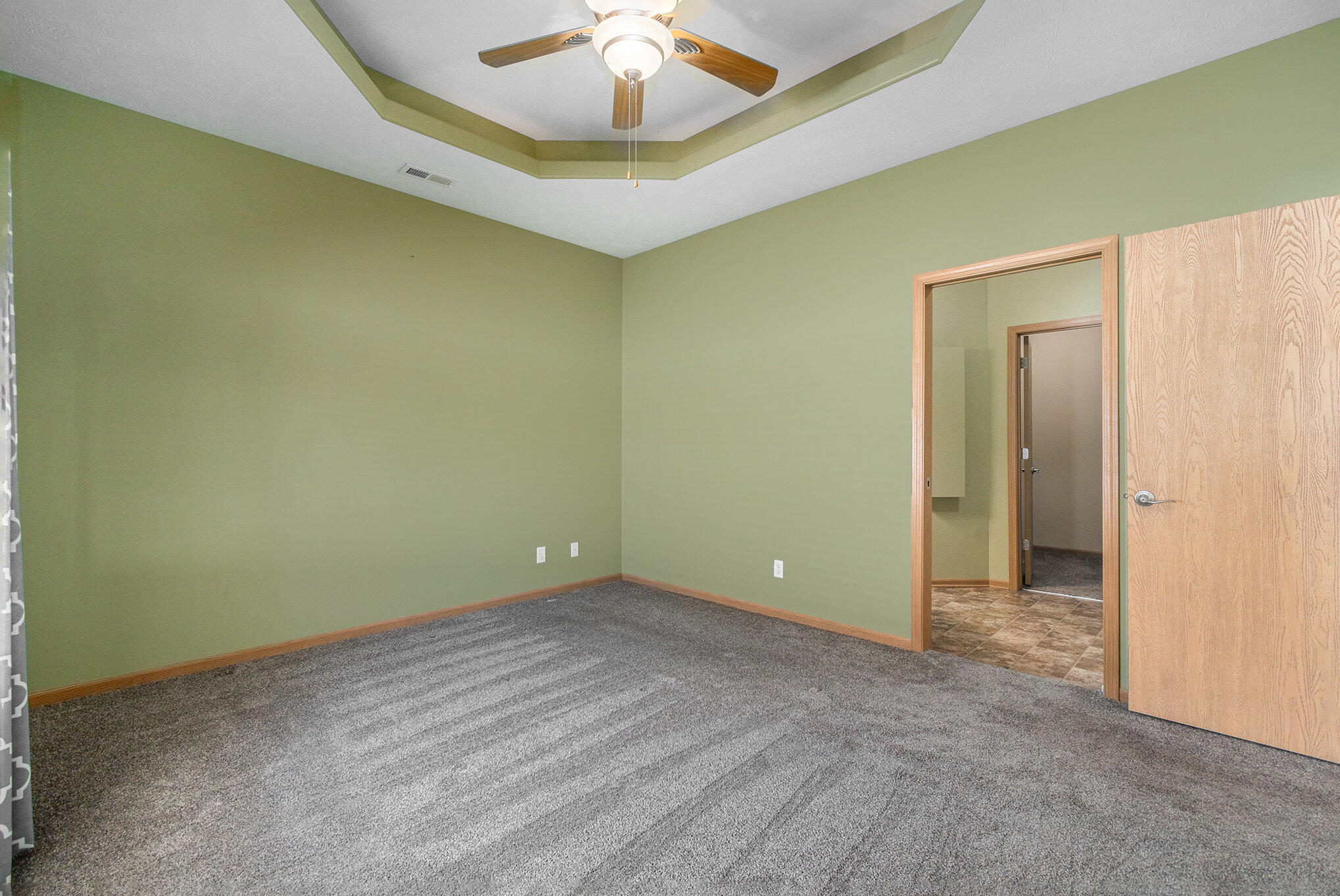 Council Bluffs, Iowa 51503, United States, 2 Bedrooms Bedrooms, ,2 BathroomsBathrooms,Residential,Pending,24182