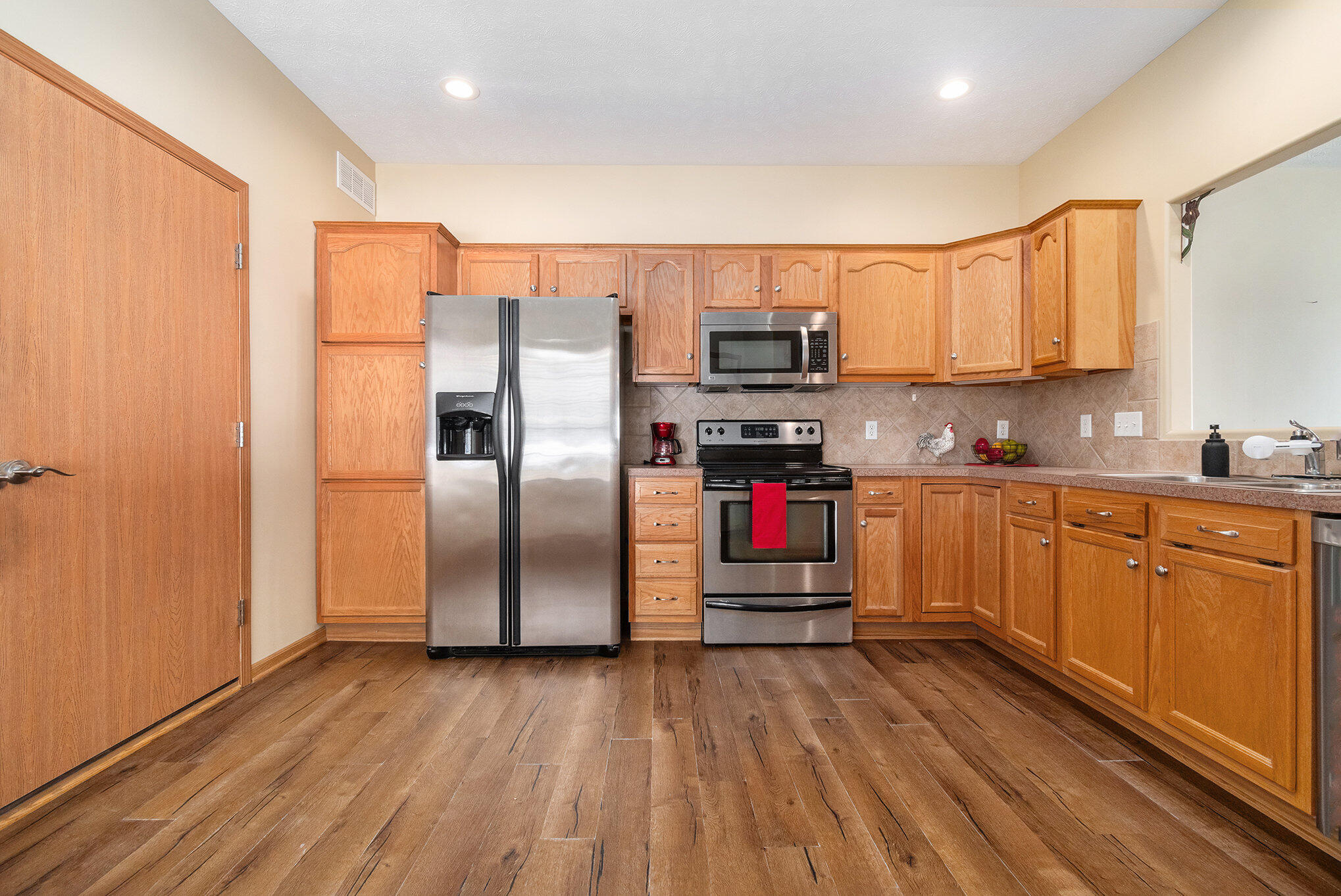 Council Bluffs, Iowa 51503, United States, 2 Bedrooms Bedrooms, ,2 BathroomsBathrooms,Residential,Pending,24182