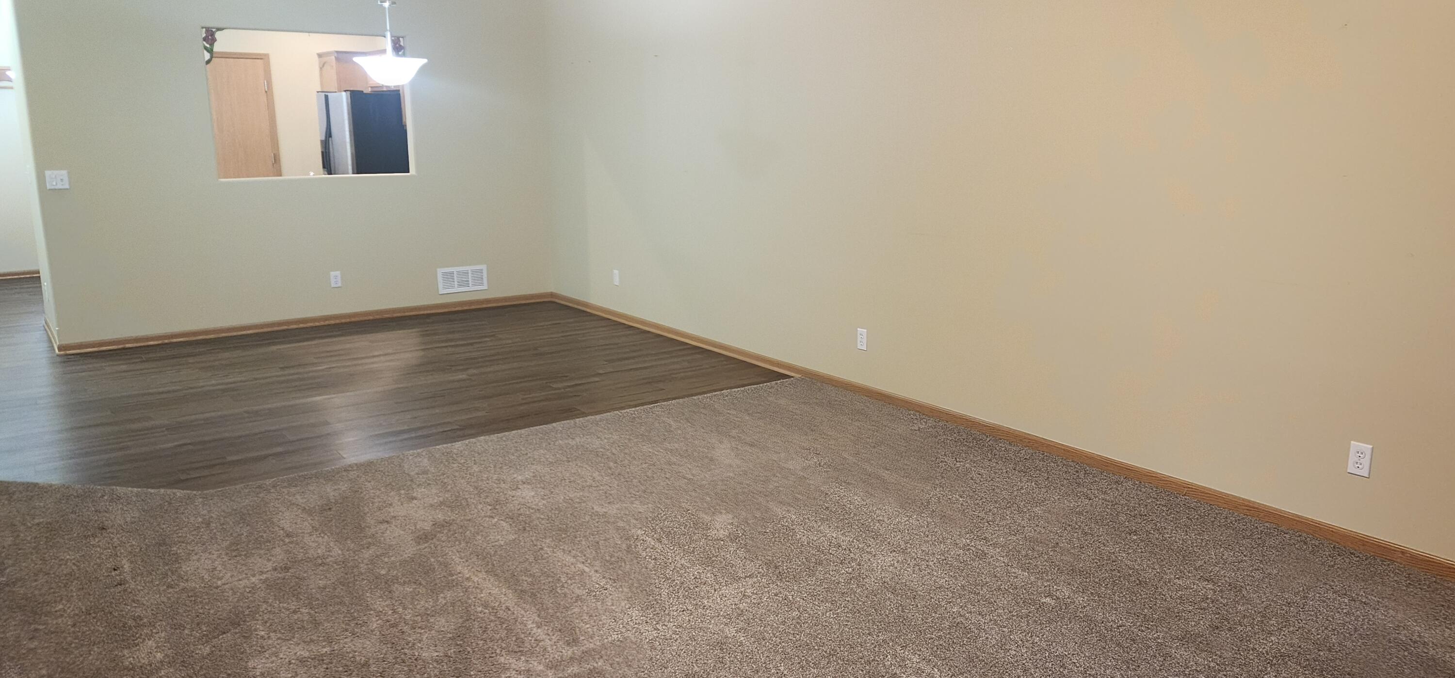 Council Bluffs, Iowa 51503, United States, 2 Bedrooms Bedrooms, ,2 BathroomsBathrooms,Residential,Pending,24182