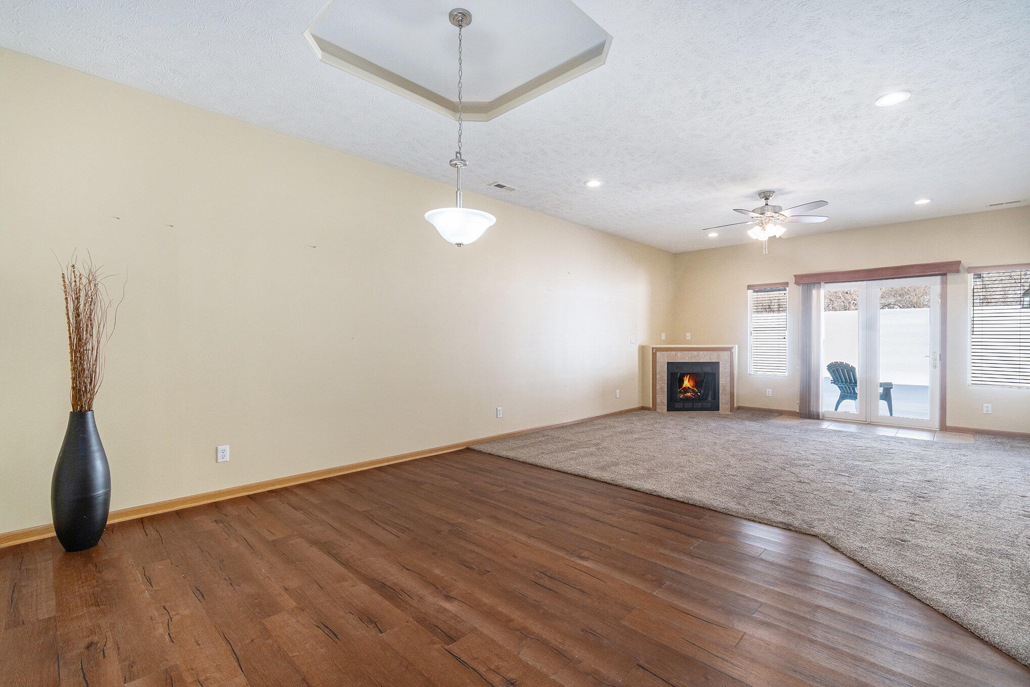 Council Bluffs, Iowa 51503, United States, 2 Bedrooms Bedrooms, ,2 BathroomsBathrooms,Residential,Pending,24182